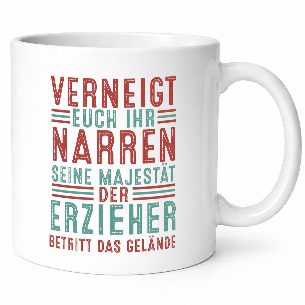 Verneigt euch: Erzieher | Pädagoge Schule v2 Humor Geschenkidee Tasse