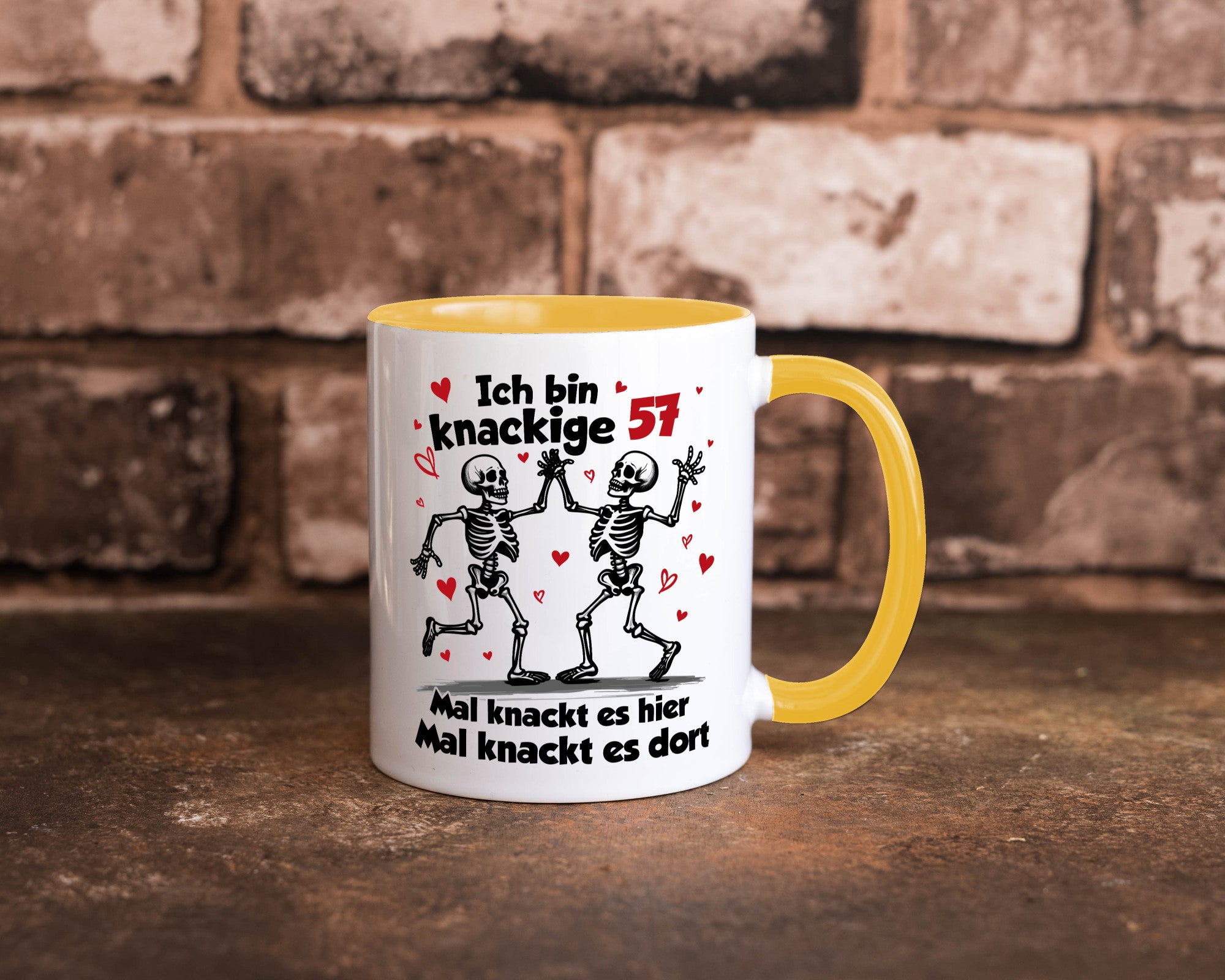 57. Geburtstag | Knackige 57 Ich bin alt lustig Geschenkidee Geschenk Tasse