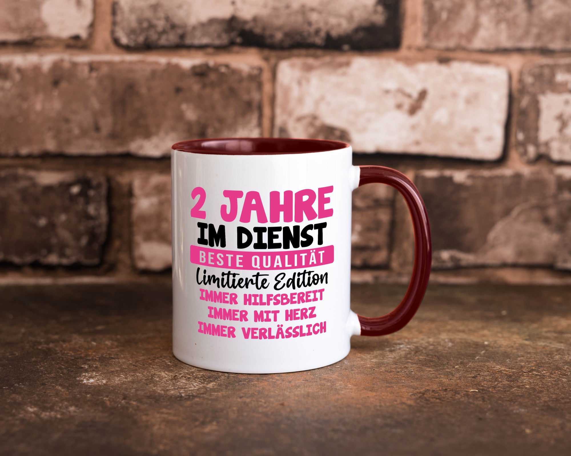 2 Jahre im Dienst | Jubiläum Arbeit v10 lustig Kollegen Büro Geschenk Tasse