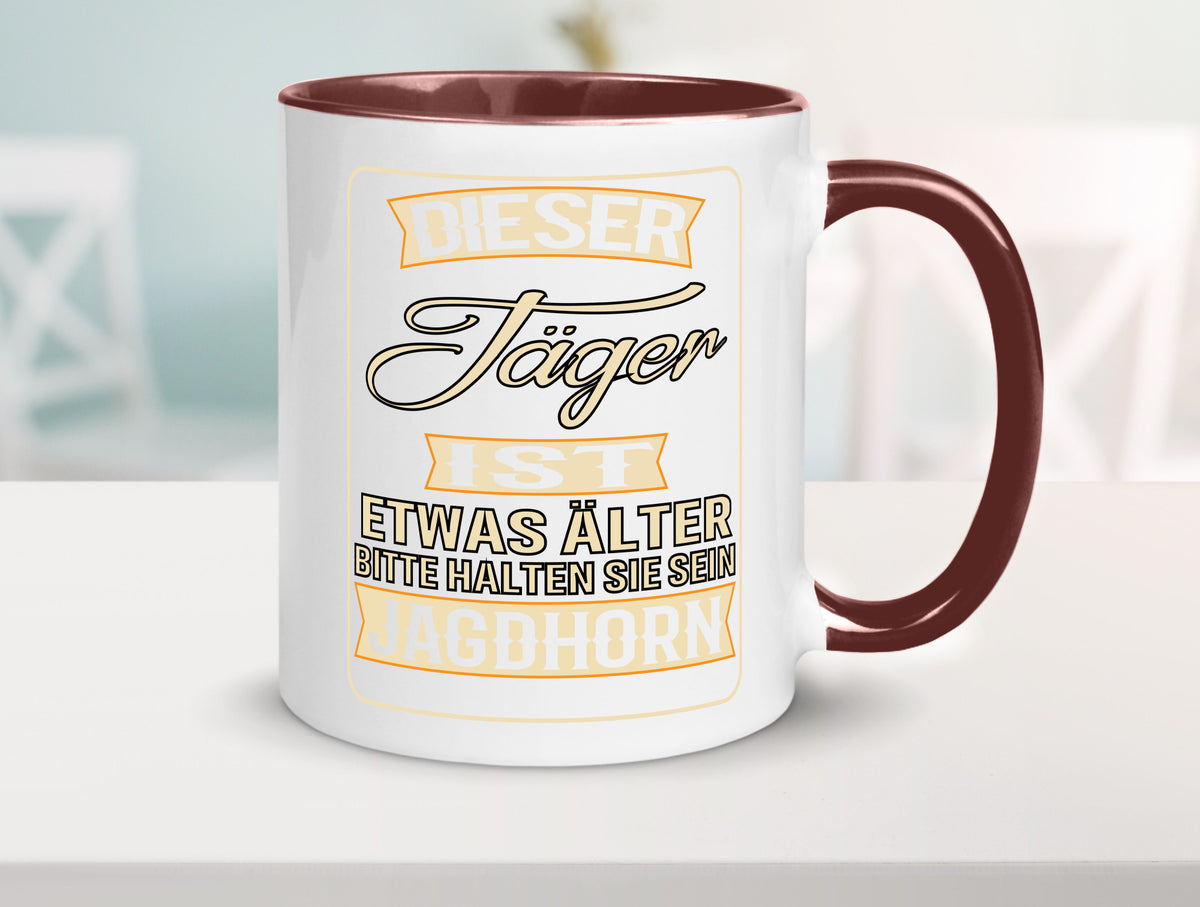Dieser Jäger ist etwas Älter halten sie sein Jagthorn lustiger Spruch Geschenk Tasse