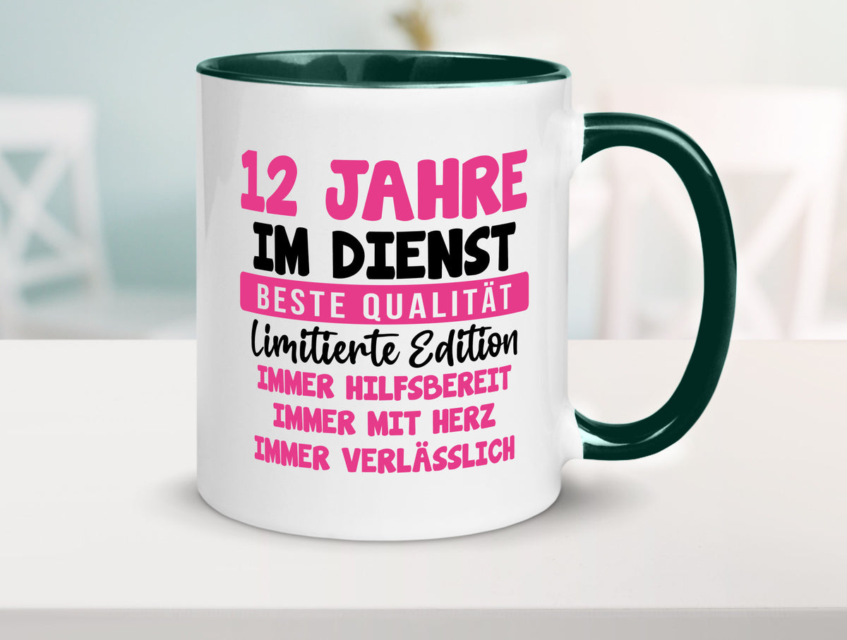 12 Jahre im Dienst | Jubiläum Arbeit v10 Geschenkidee Kollegen Büro Humor Tasse
