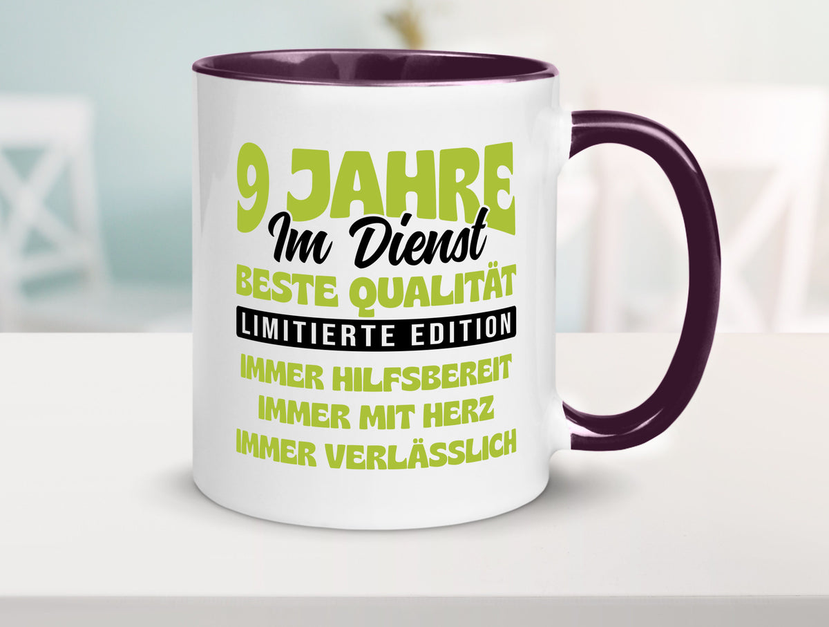 9 Jahre im Dienst | Jubiläum Arbeit v4 Geschenk Kollegen Büro lustiger Spruch Tasse