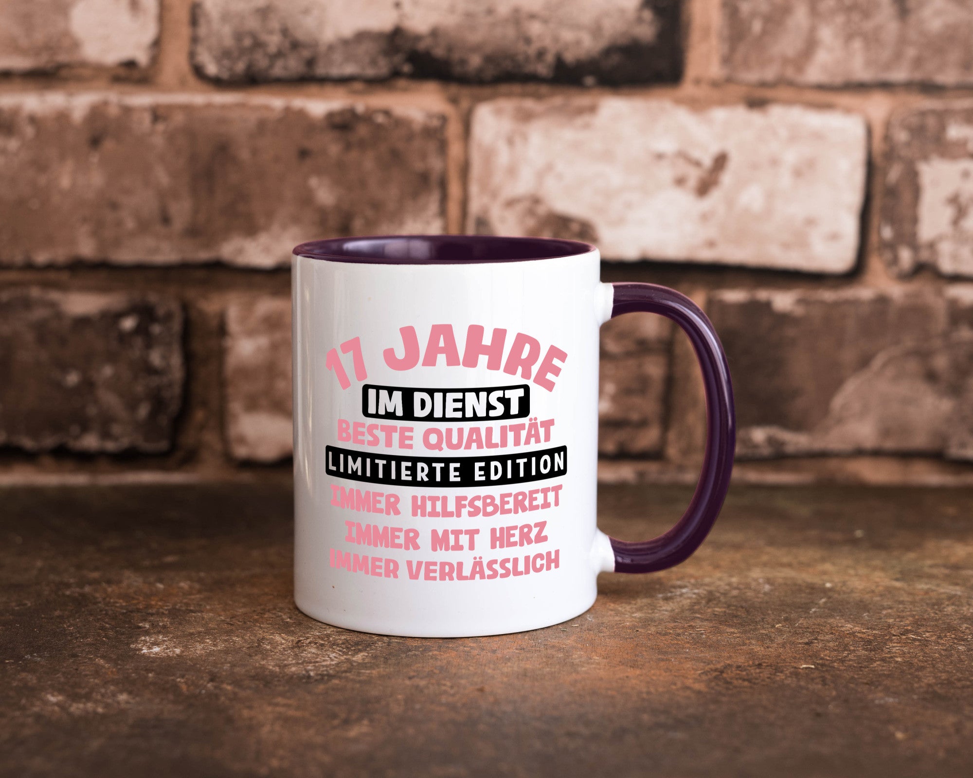 17 Jahre im Dienst | Jubiläum Arbeit v11 Humor Kollegen Büro Geschenkidee Tasse