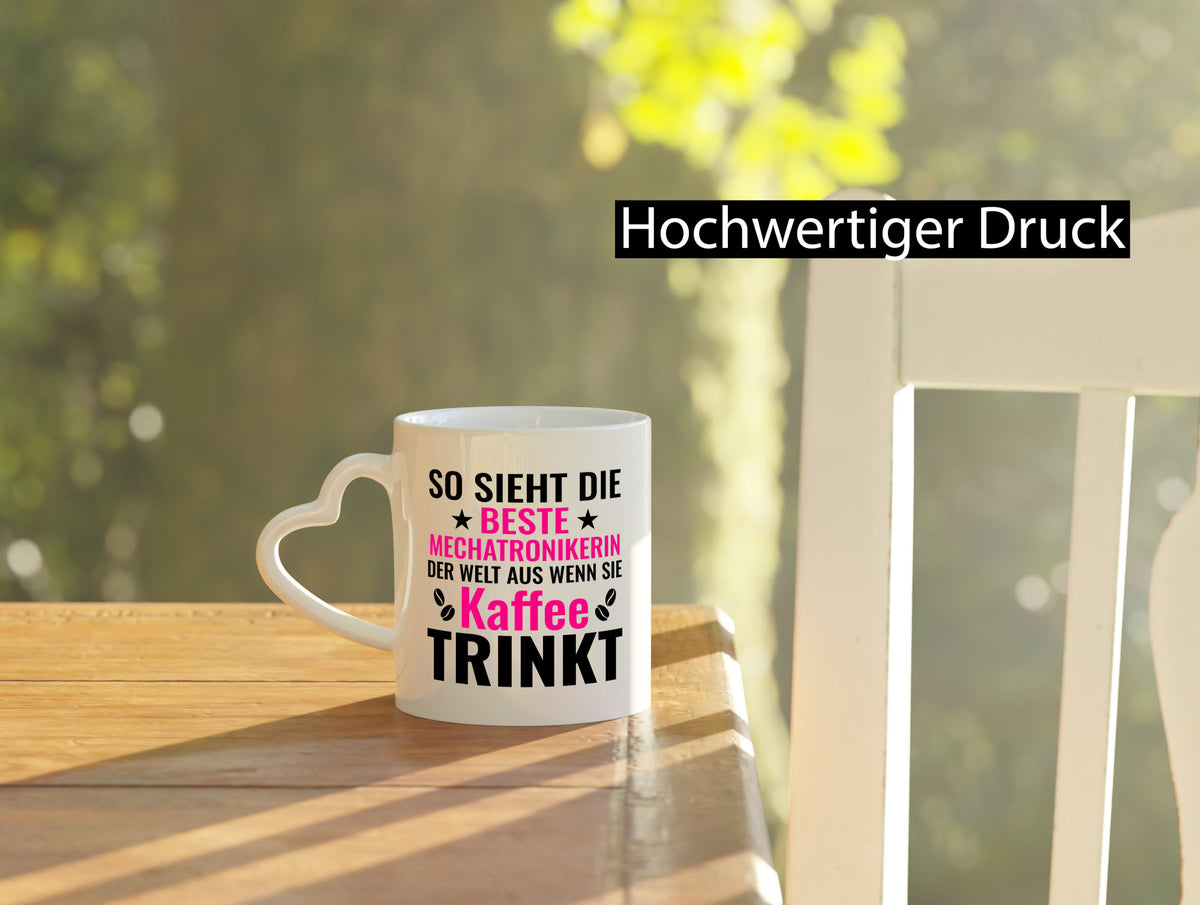 Kaffee trinkt: Mechatronikerin | KFZ Werkstatt lustiger Spruch Geschenk Humor Tasse
