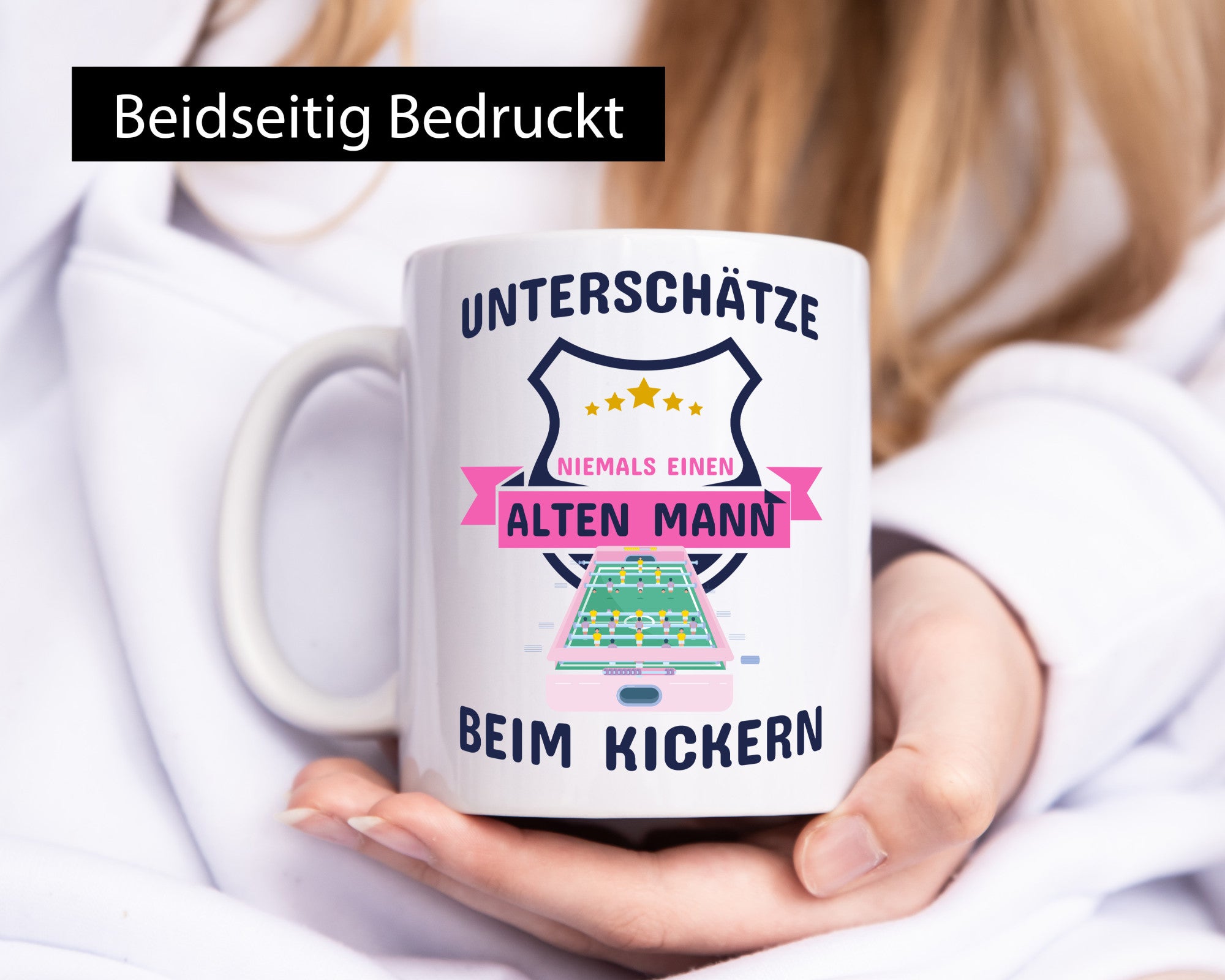 Alter Mann beim Kickern | Tischkicker Tasse Männer Humor Geschenkidee