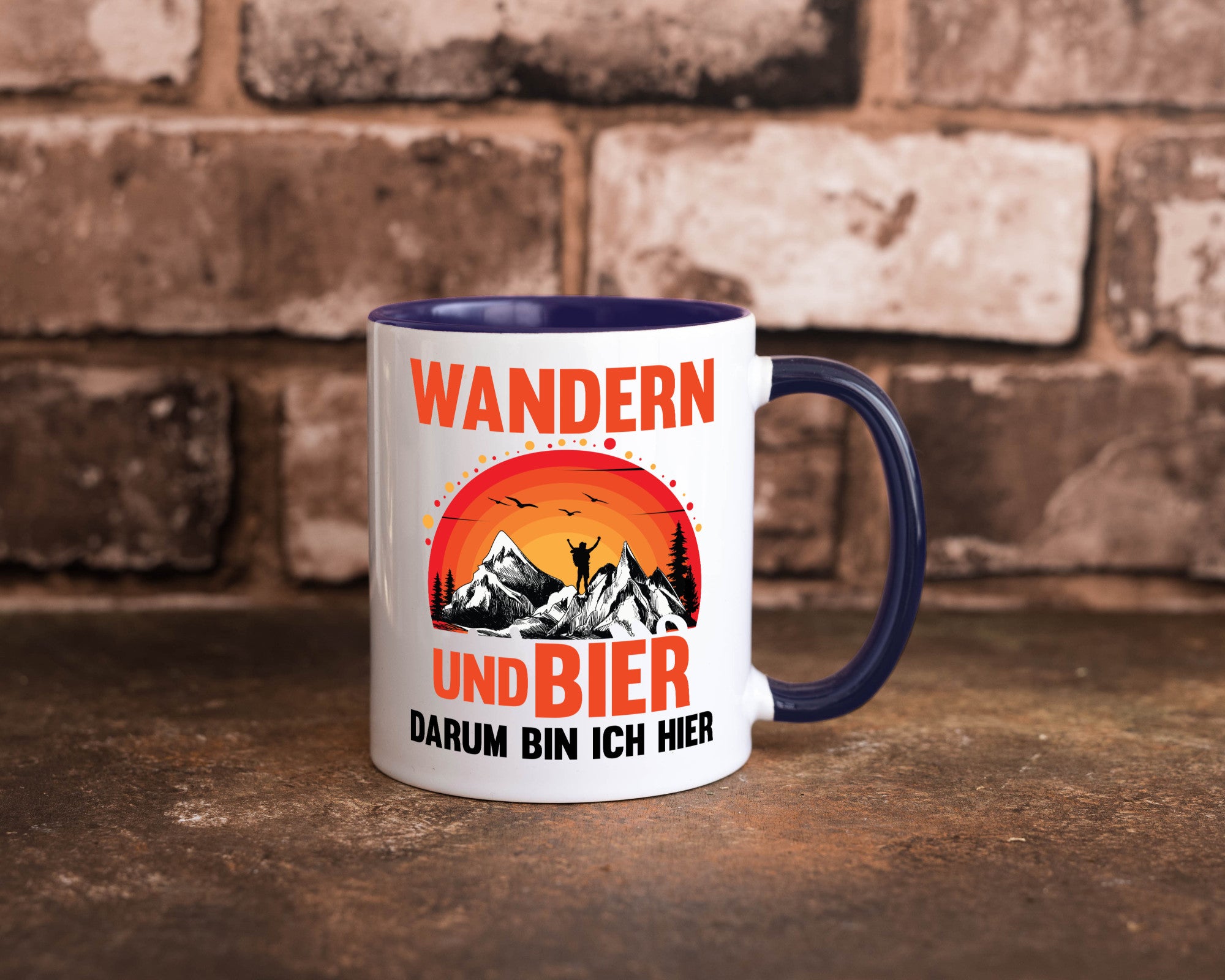 Wandern und Bier darum bin ich hier | lustiger Spruch Geschenk Humor