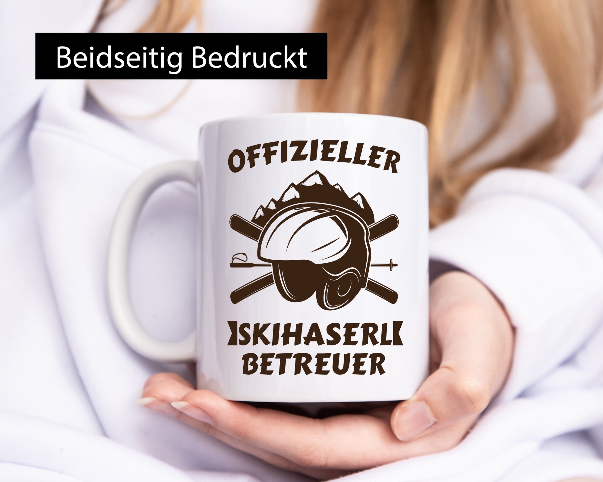 Offizieller Skihaserl Betreuer | Skihelm Skistöcke Berge Humor Geschenkidee