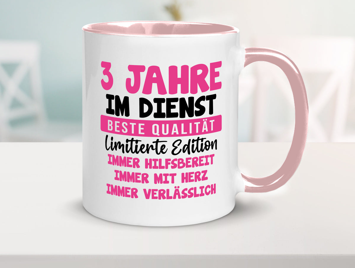 3 Jahre im Dienst | Jubiläum Arbeit v10 lustiger Spruch Geschenk Kollegen Büro Tasse