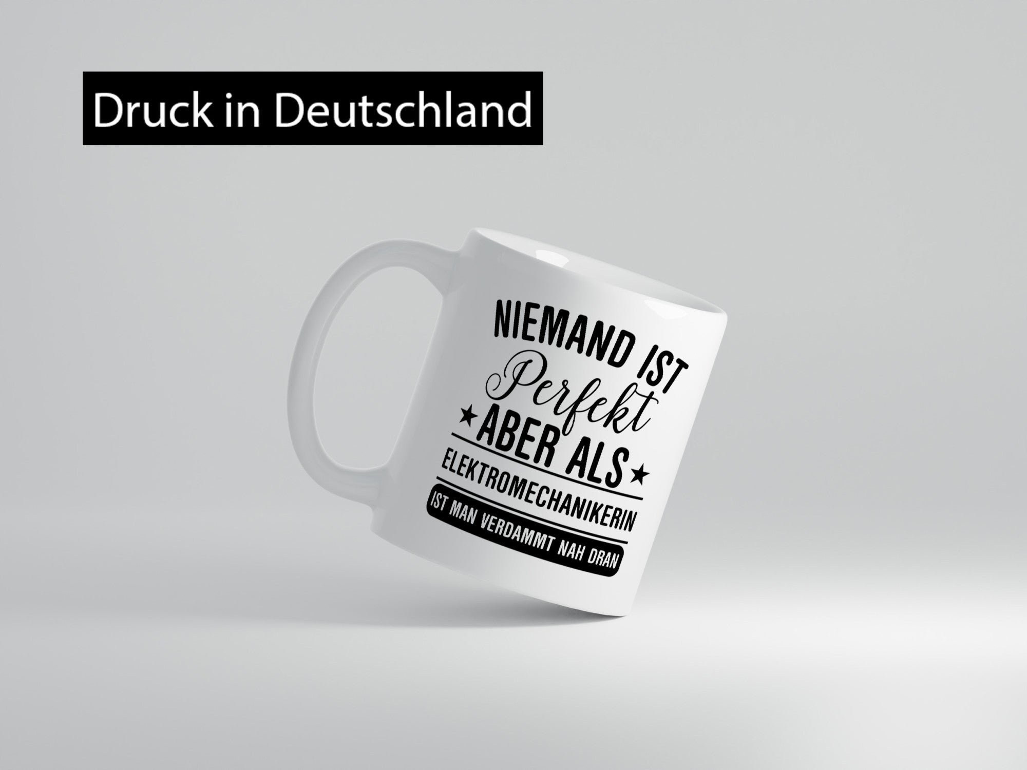 Verdammt nah dran: Elektromechanikerin | Mechanikerin lustiger Spruch Geschenk