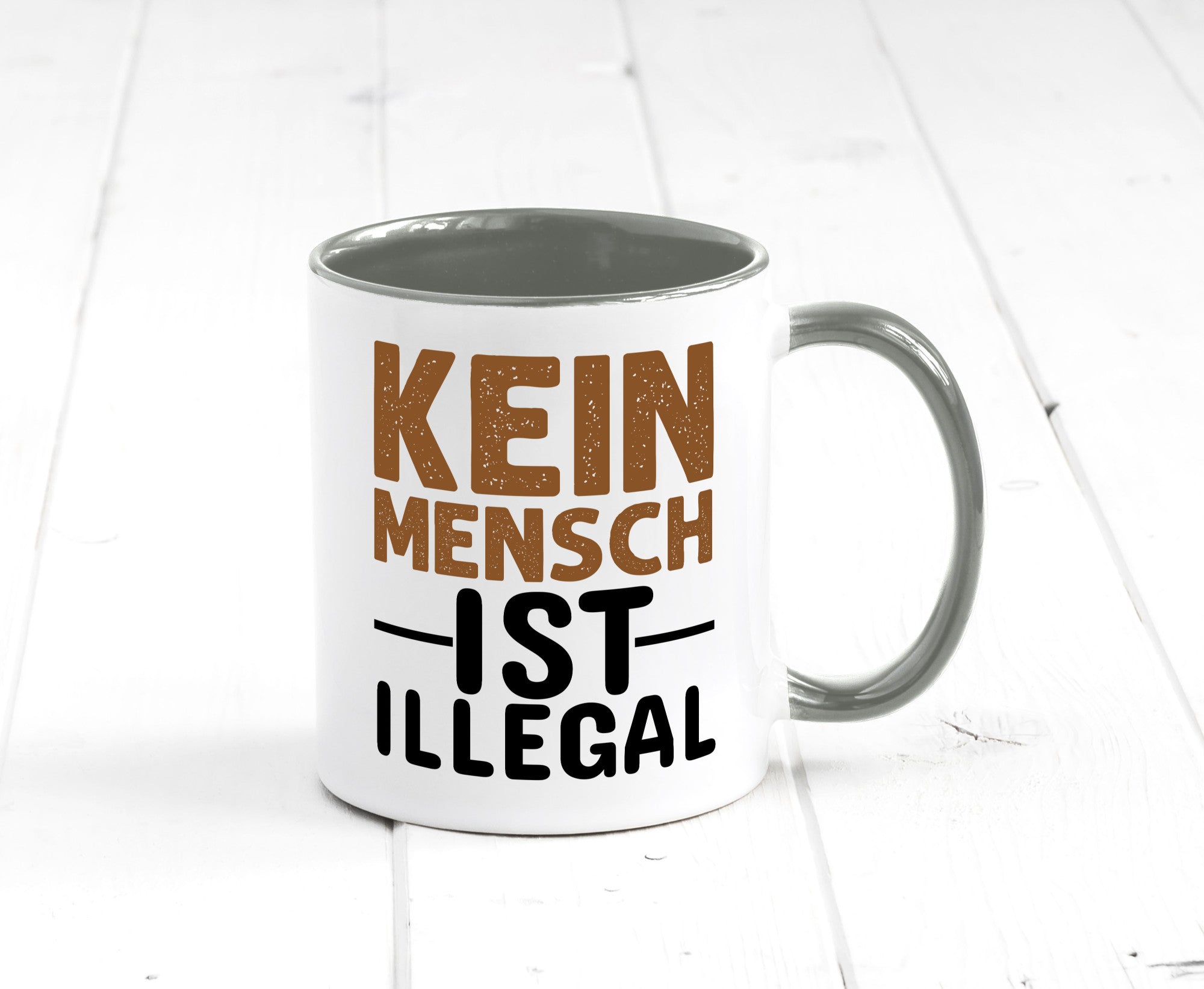 Kein Mensch ist illegal | Spruch Gleichberechtigung Humor Geschenkidee Tasse