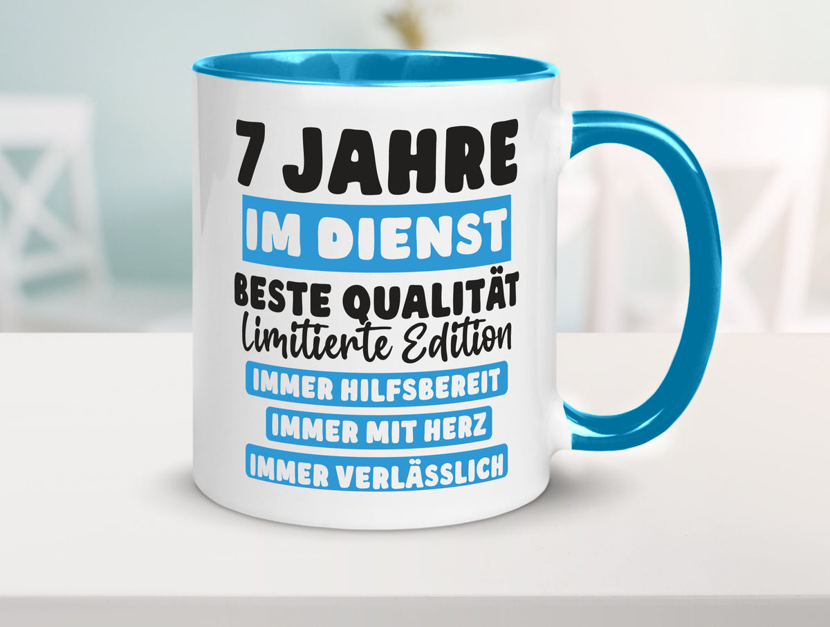 7 Jahre im Dienst | Jubiläum Arbeit v6 lustig Kollegen Büro Geschenk Tasse