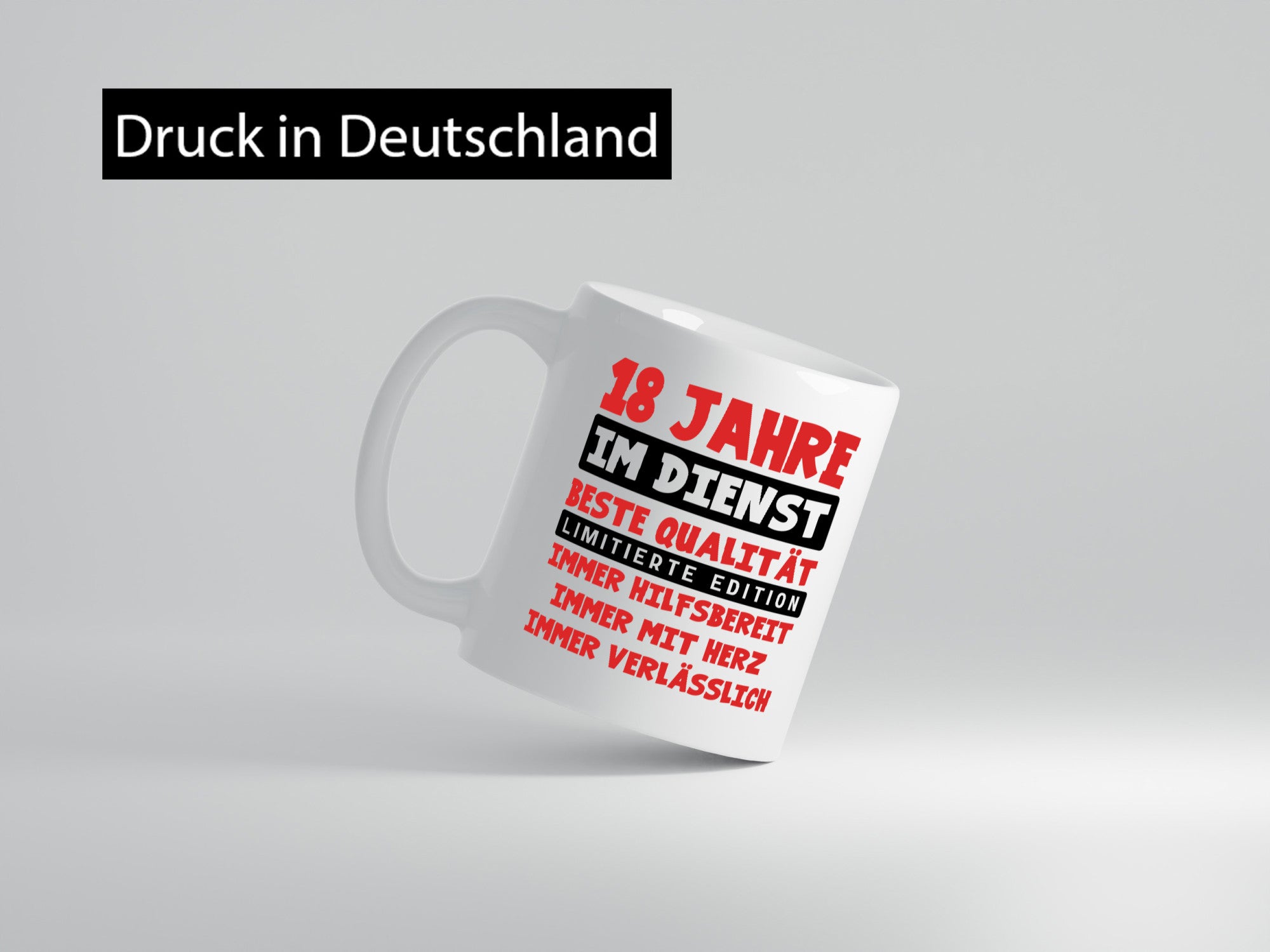 18 Jahre im Dienst | Jubiläum Arbeit v9 Geschenkidee Kollegen Büro Humor Tasse
