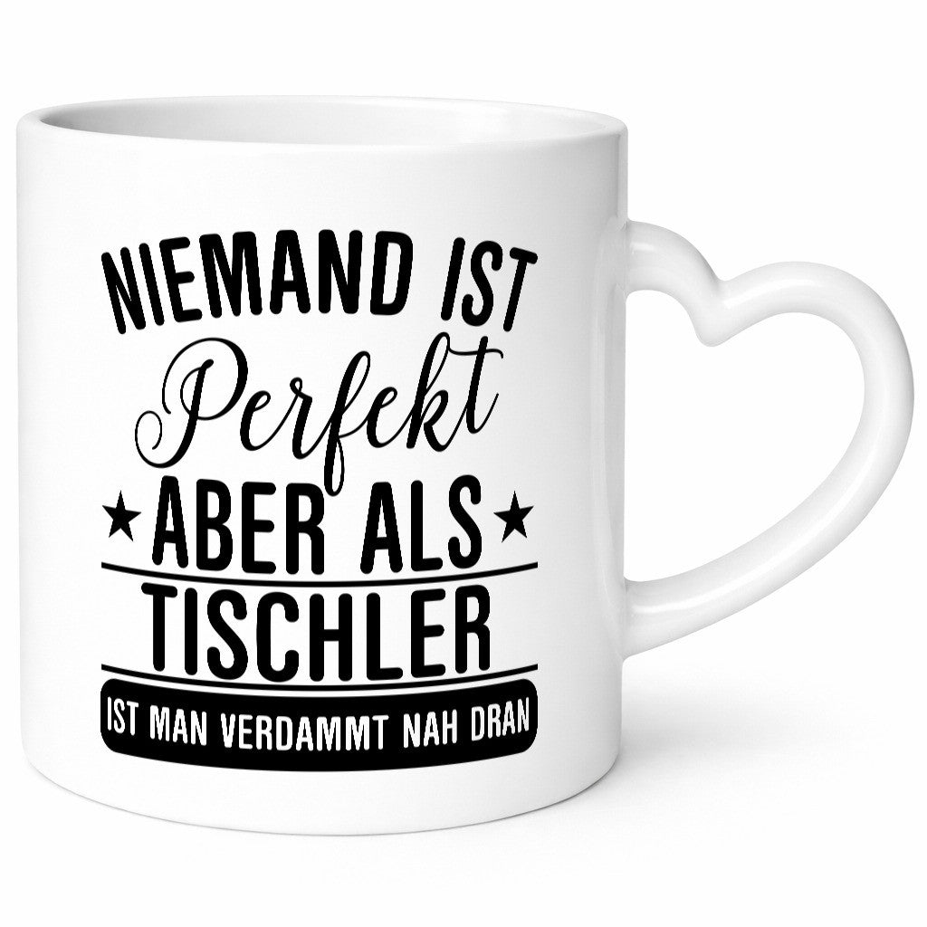 Verdammt nah dran: Tischler | Handwerk Beruf Tischlerei lustig Arbeit Kollegen