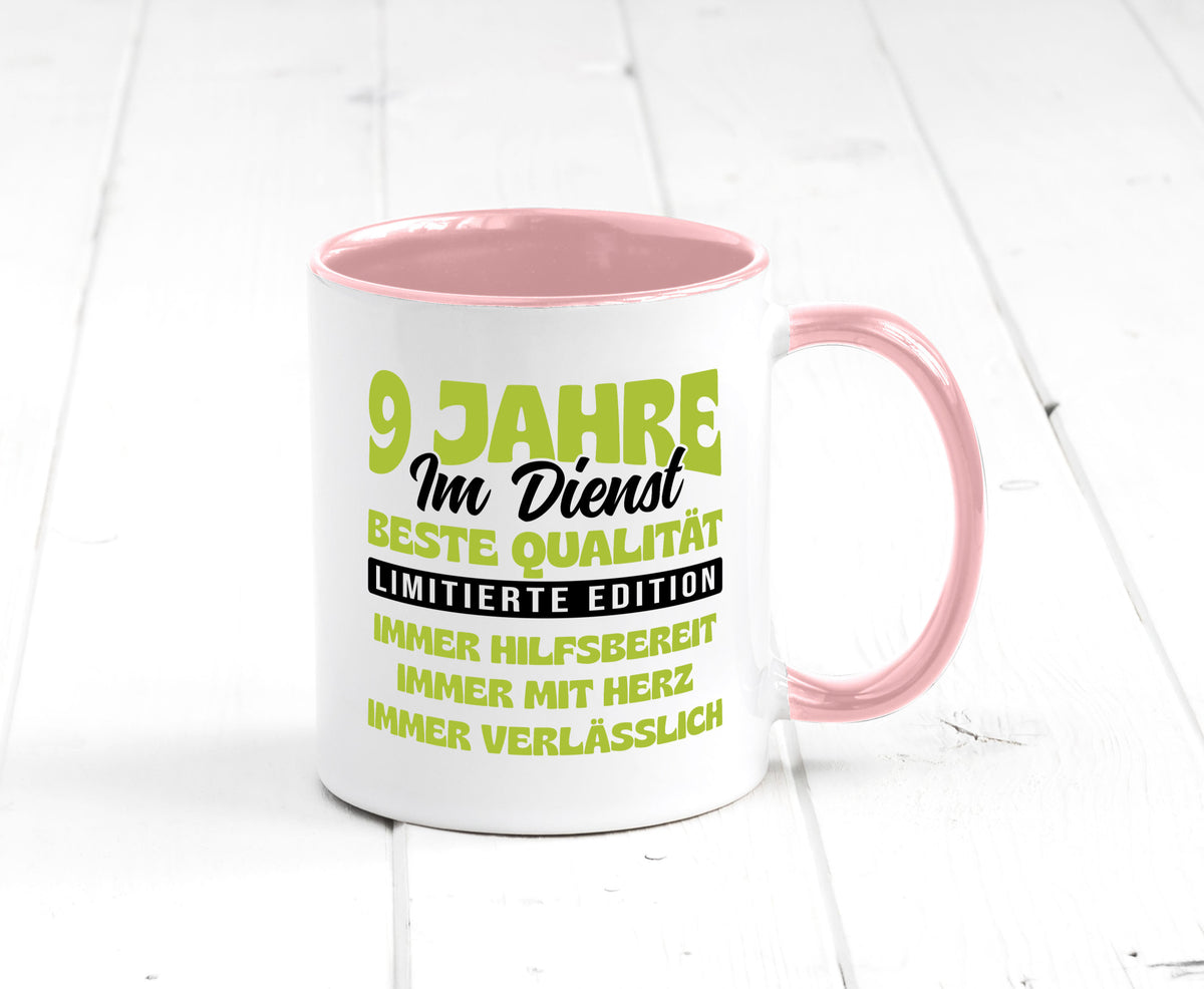 9 Jahre im Dienst | Jubiläum Arbeit v4 Geschenk Kollegen Büro lustiger Spruch Tasse