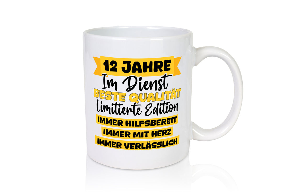 12 Jahre im Dienst | Jubiläum Arbeit v8 Humor Kollegen Büro Geschenkidee Tasse