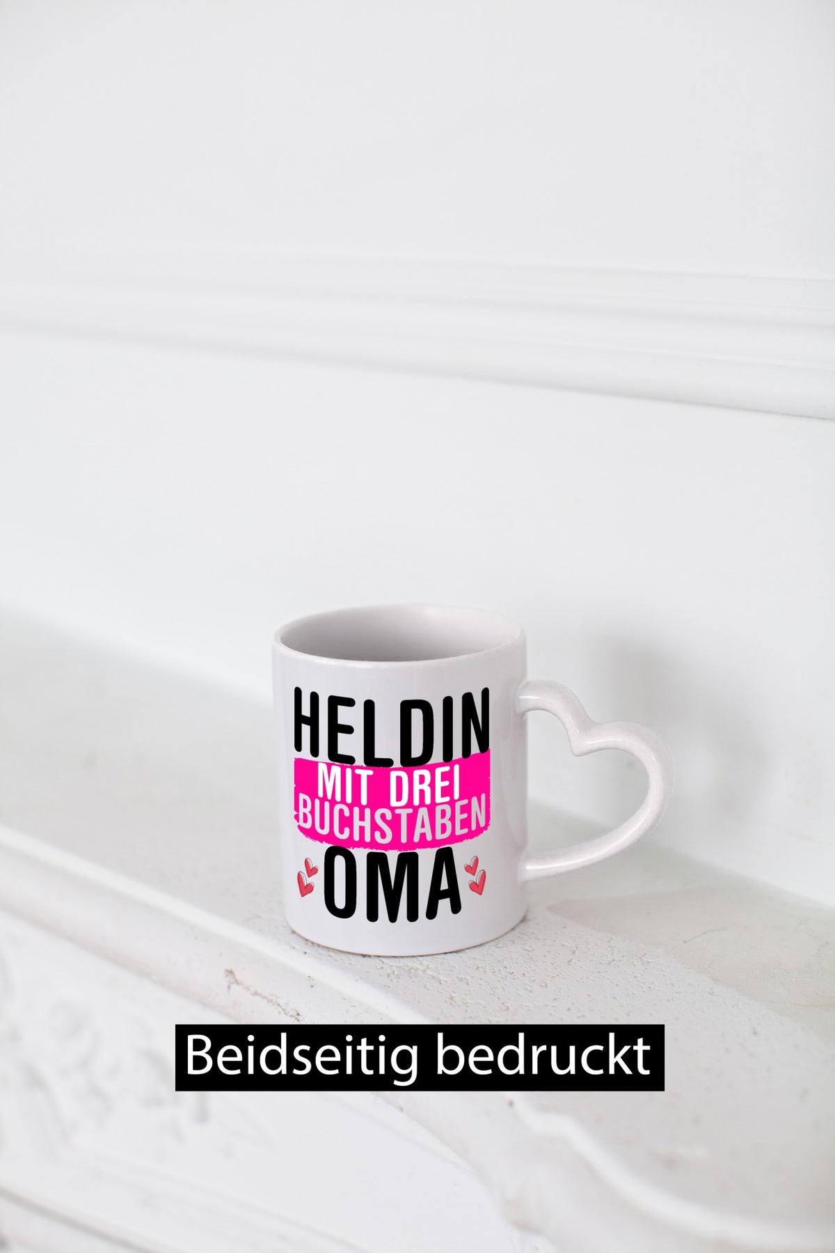 Heldin mit drei Buchstaben | Oma Großmutter Kompliment lustiger Spruch Geschenk Tasse