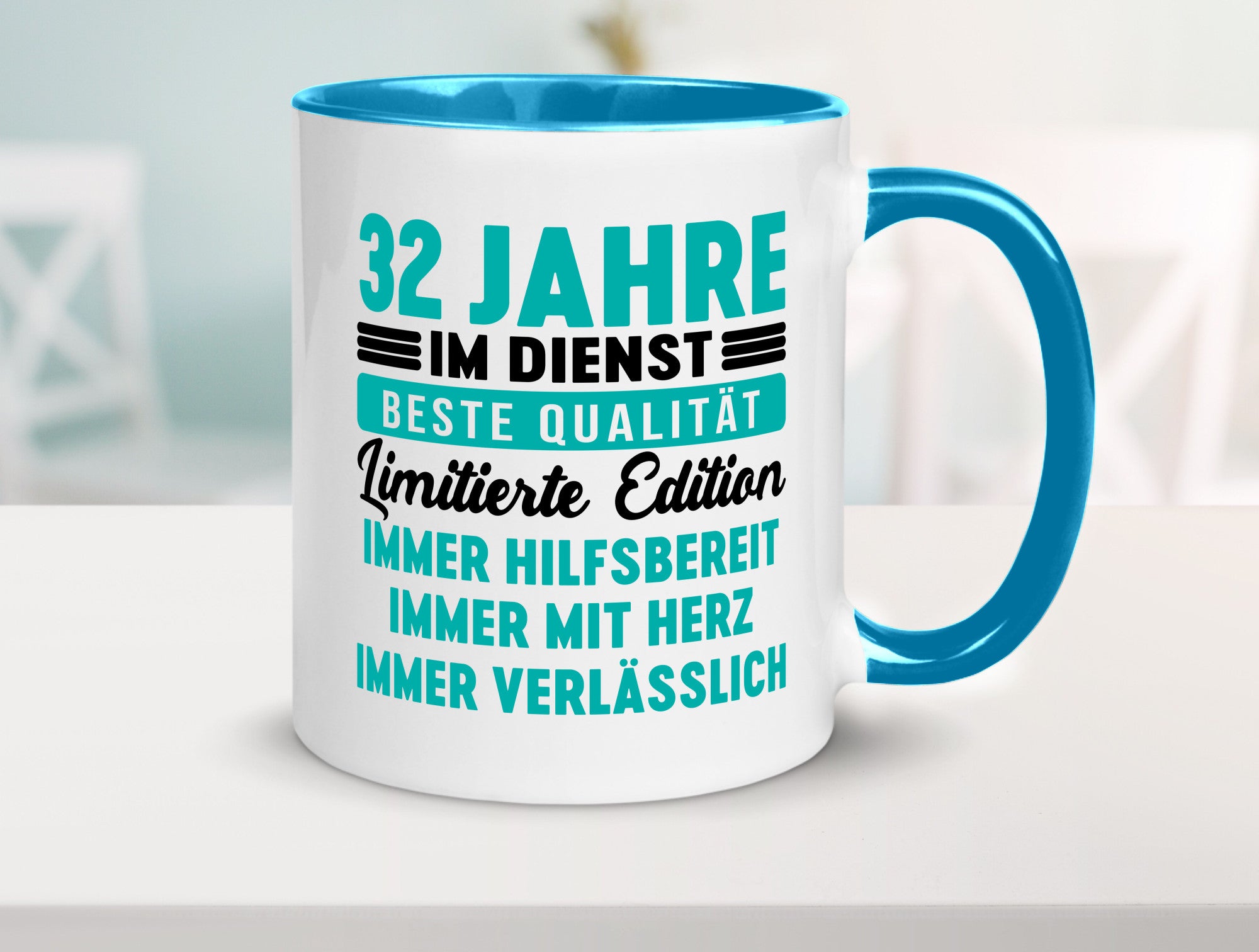 32 Jahre im Dienst | Jubiläum Arbeit v5 Geschenkidee Kollegen Büro Humor Tasse