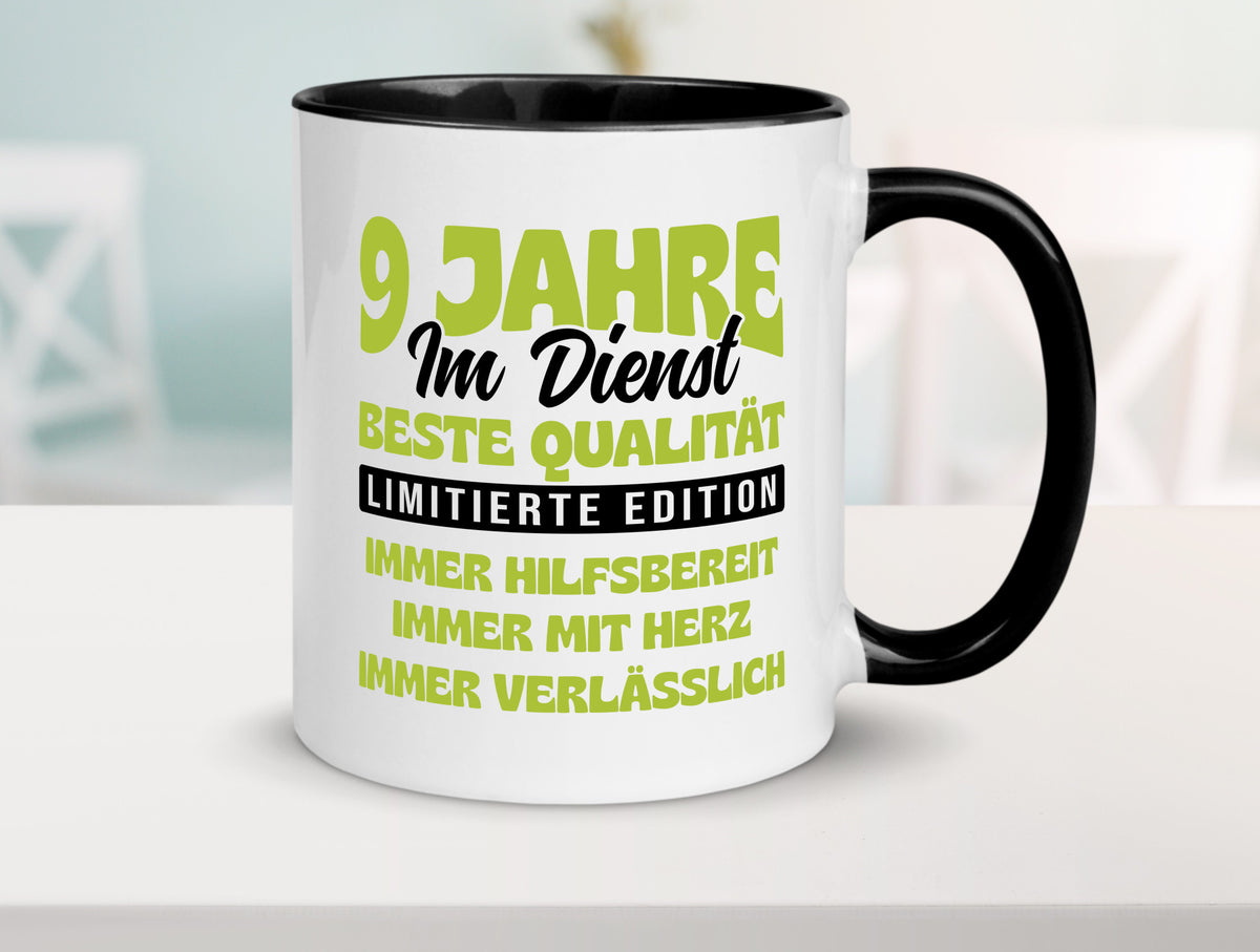 9 Jahre im Dienst | Jubiläum Arbeit v4 Geschenk Kollegen Büro lustiger Spruch Tasse
