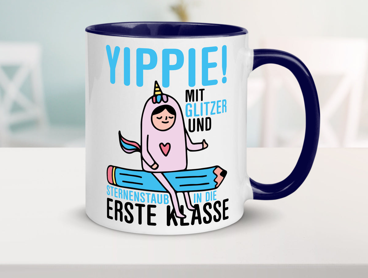 Mit Glitzer und Sternenstaub | Einschulung Einhorn lustiger Spruch Geschenk Tasse
