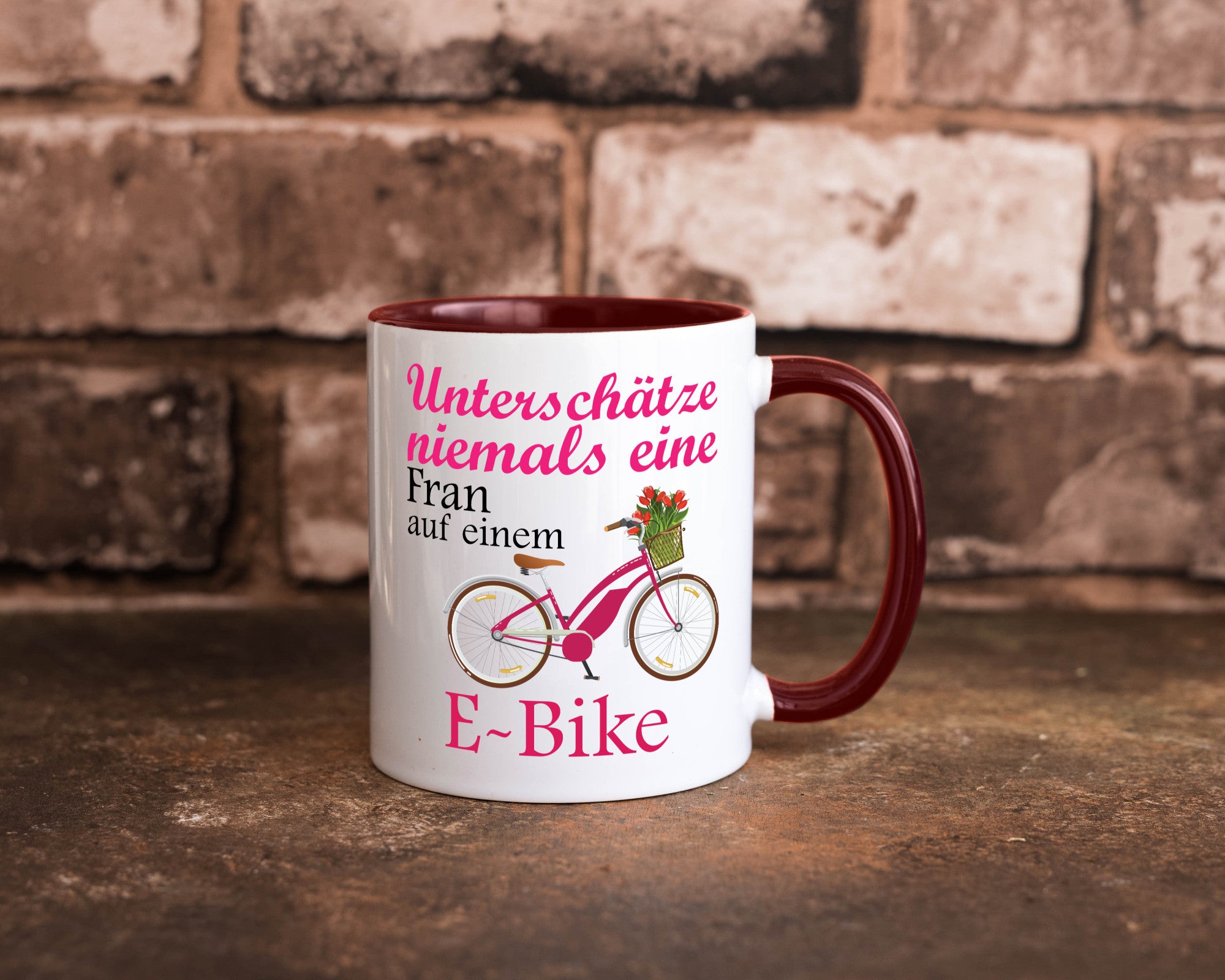 Unterschätze niemals eine Frau | E-Bike Sport Rad fahren lustig Humor