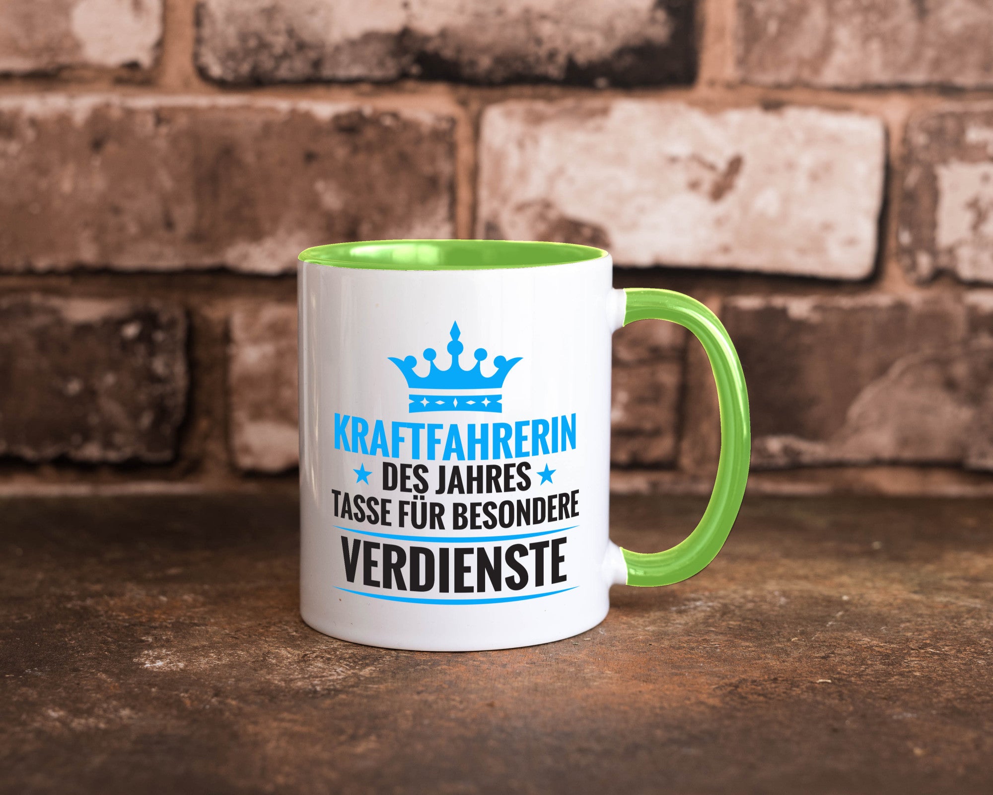 Besonderer Verdienst: Kraftfahrerin | Lastwagen LKW Humor Geschenkidee Tasse