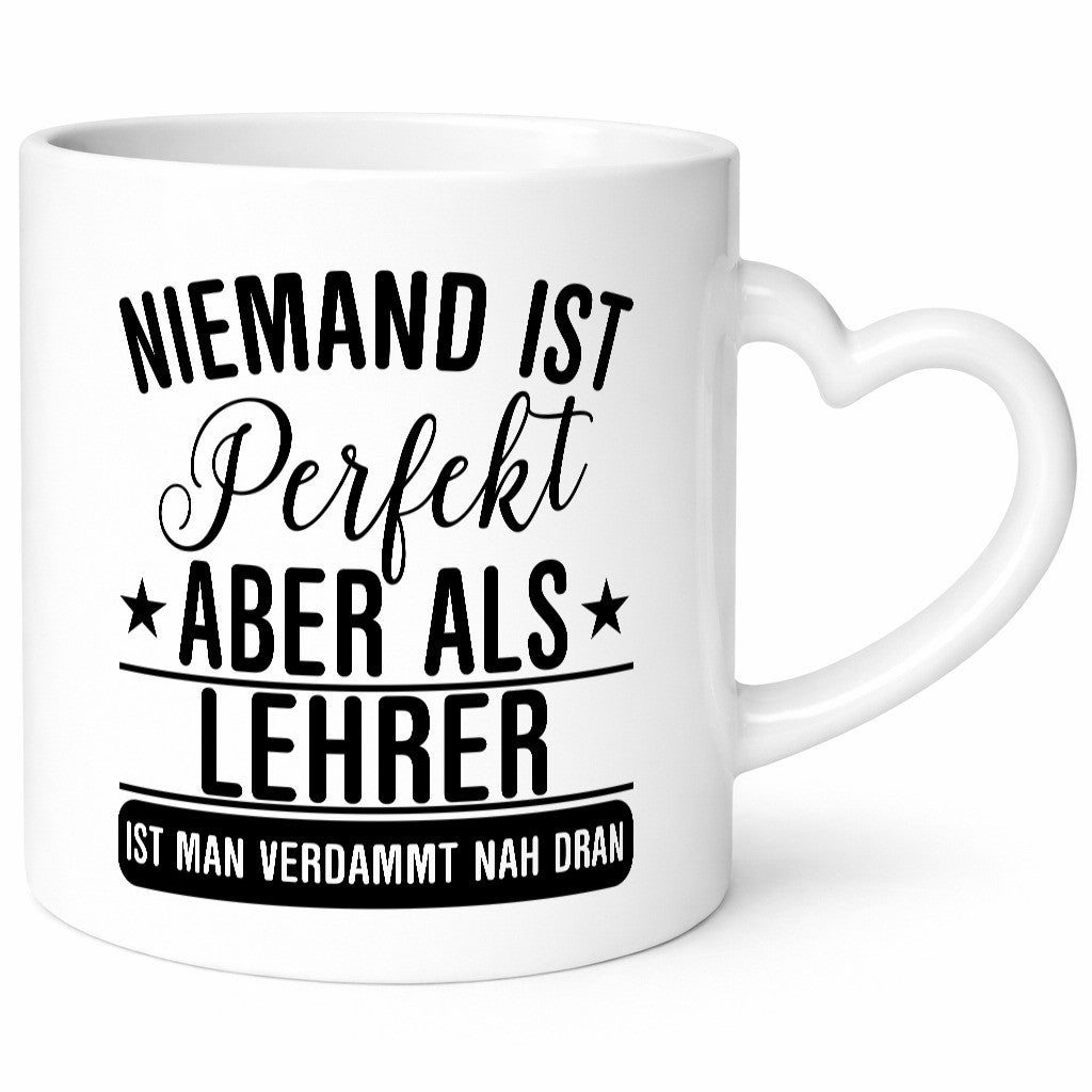 Verdammt nah dran: Lehrer | Schule Beruf Schüler Geschenk Arbeit Kollegen Büro