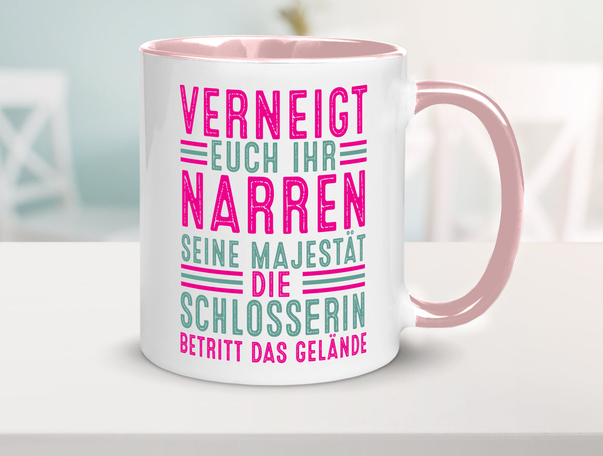 Verneigt euch: Schlosserin | Schlosserei lustiger Spruch Geschenk Humor Tasse