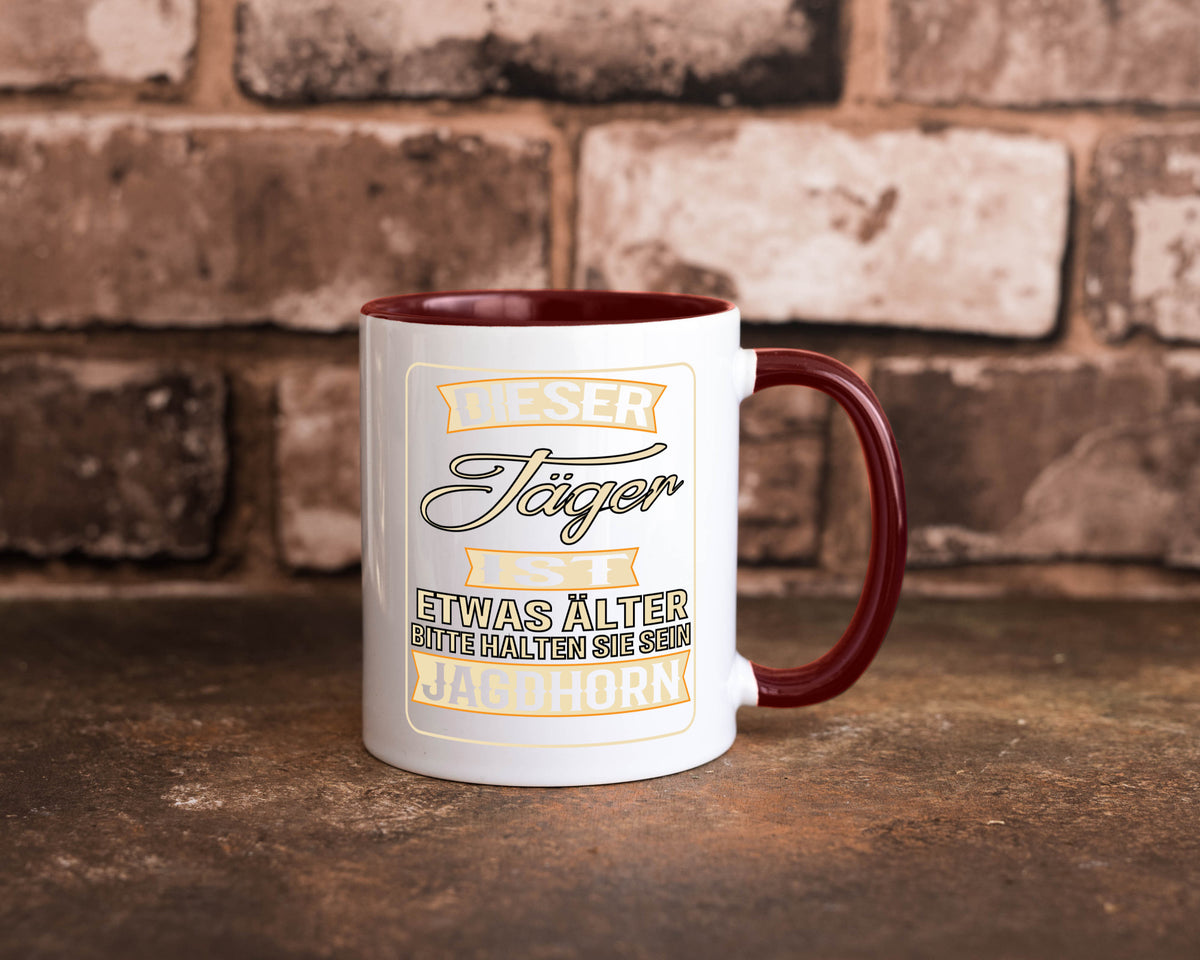 Dieser Jäger ist etwas Älter halten sie sein Jagthorn lustiger Spruch Geschenk Tasse