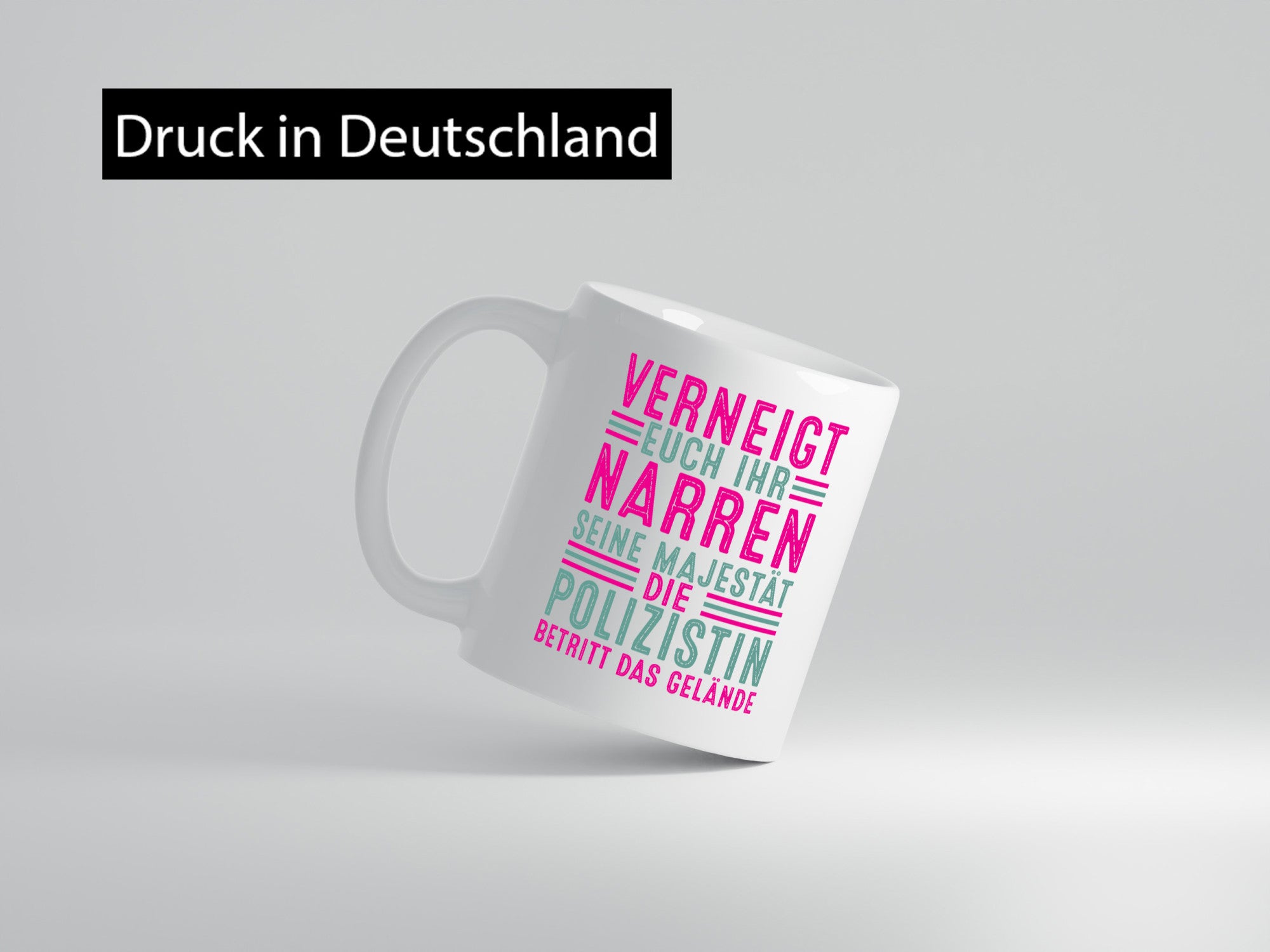 Verneigt euch: Polizistin | Beruf Polizei Geschenk Arbeit Kollegen Büro