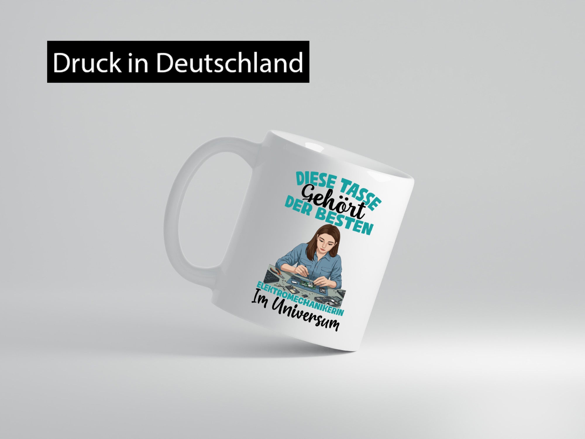 Im Universum: Elektromechanikerin | Mechanikerin lustig Humor Geschenkidee