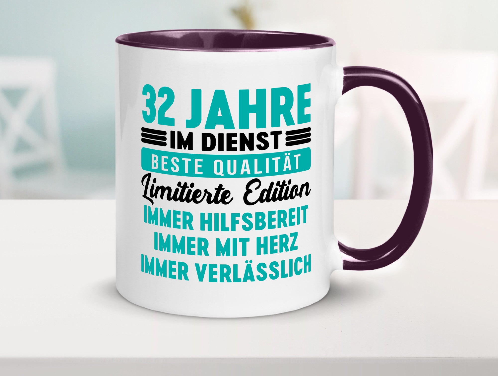 32 Jahre im Dienst | Jubiläum Arbeit v5 Geschenkidee Kollegen Büro Humor Tasse