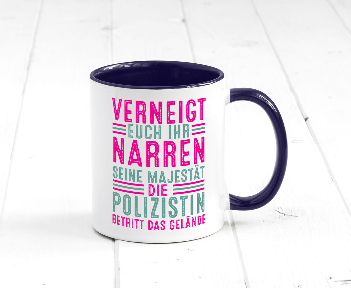 Verneigt euch: Polizistin | Beruf Polizei Geschenk Arbeit Kollegen Büro Tasse