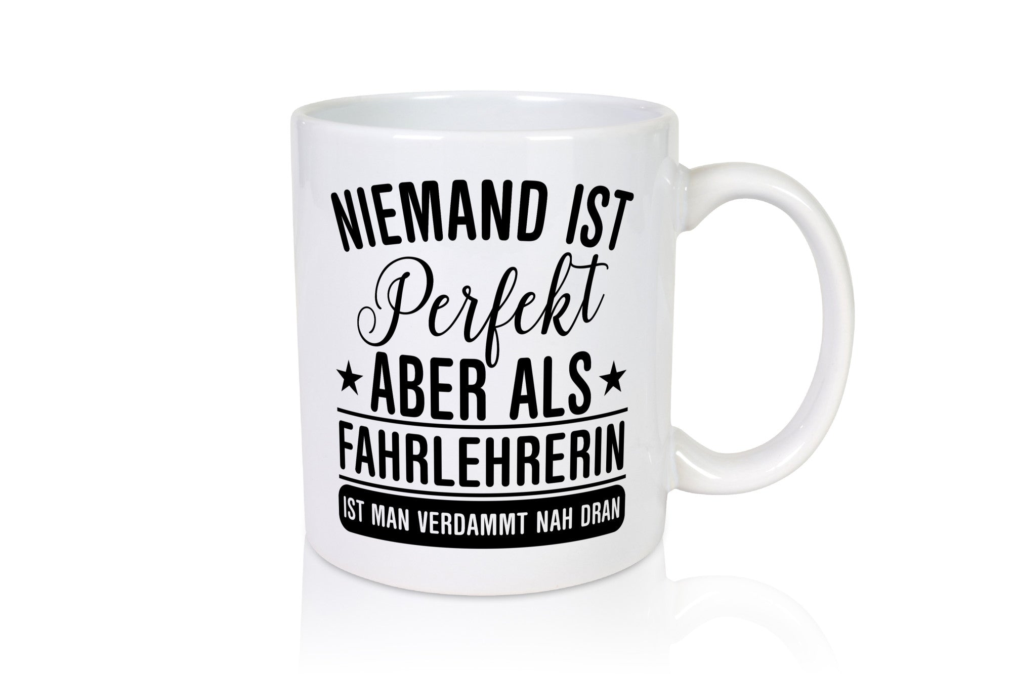Verdammt nah dran: Fahrlehrerin| Fahrschule lustiger Spruch Geschenk Humor