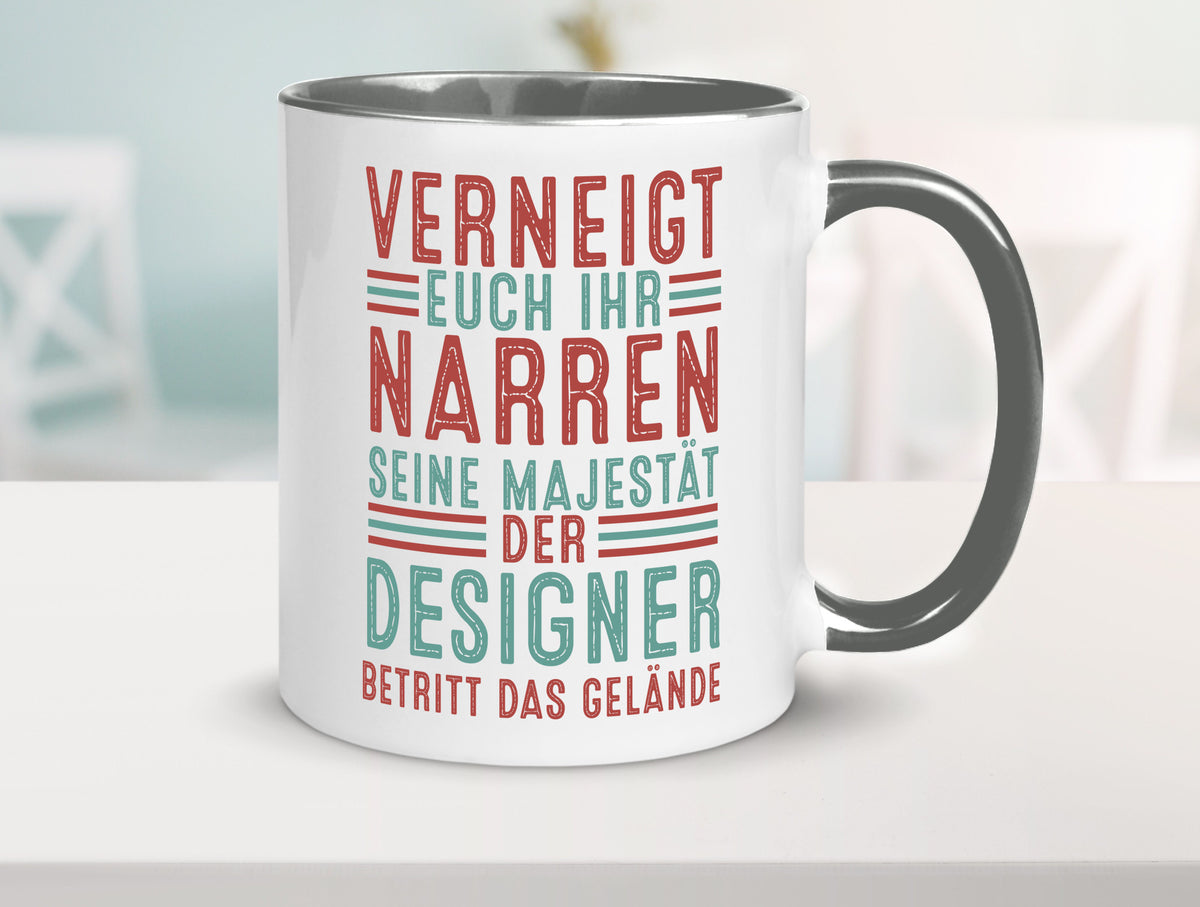 Verneigt euch: Designer Beruf | Mode v2 Humor Arbeit Kollegen Büro Geschenkidee Tasse