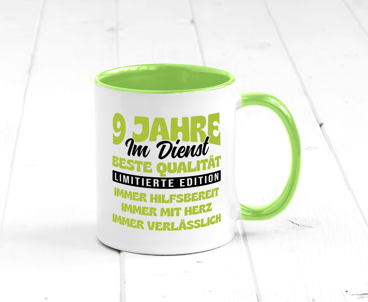9 Jahre im Dienst | Jubiläum Arbeit v4 Geschenk Kollegen Büro lustiger Spruch Tasse