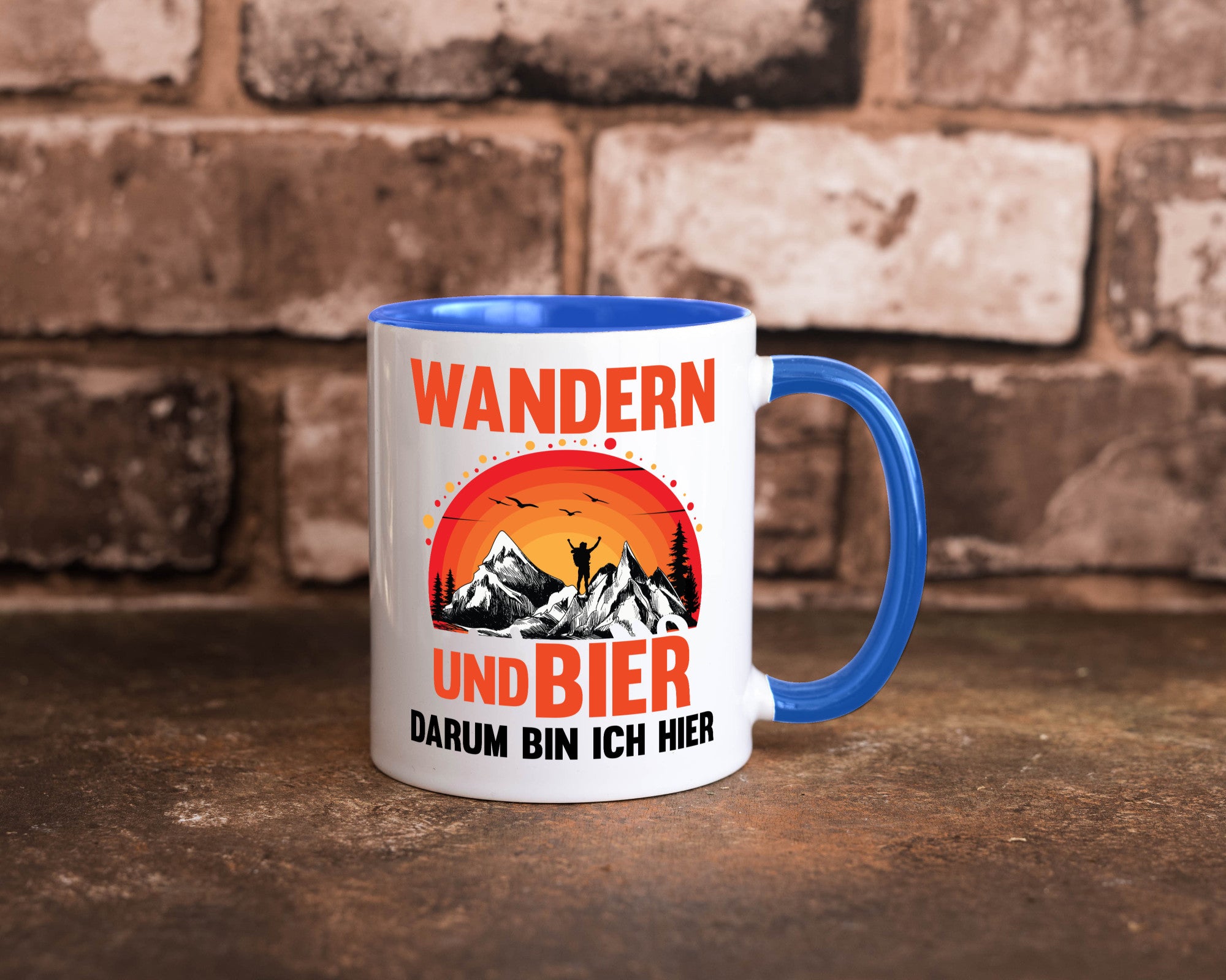 Wandern und Bier darum bin ich hier | lustiger Spruch Geschenk Humor