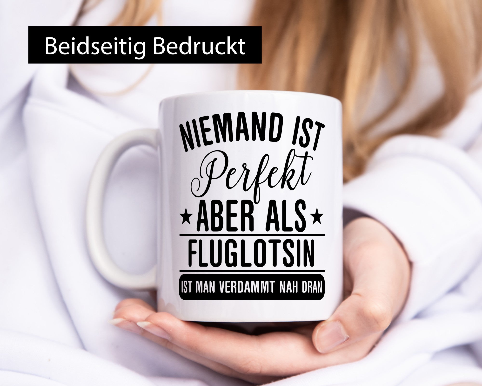 Verdammt nah dran: Fluglotsin | Flughafen Flugverkehr Humor Geschenkidee Tasse