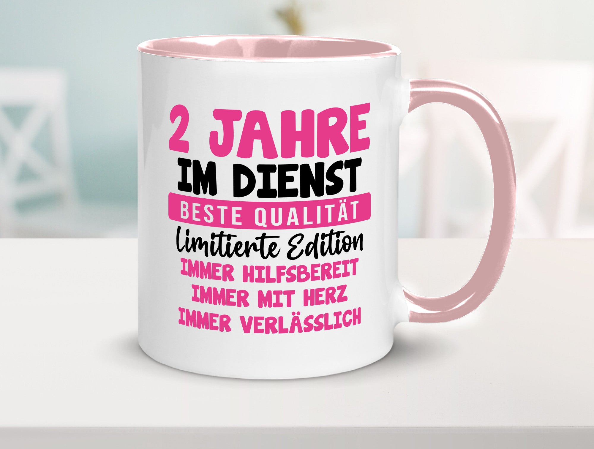 2 Jahre im Dienst | Jubiläum Arbeit v10 lustig Kollegen Büro Geschenk Tasse