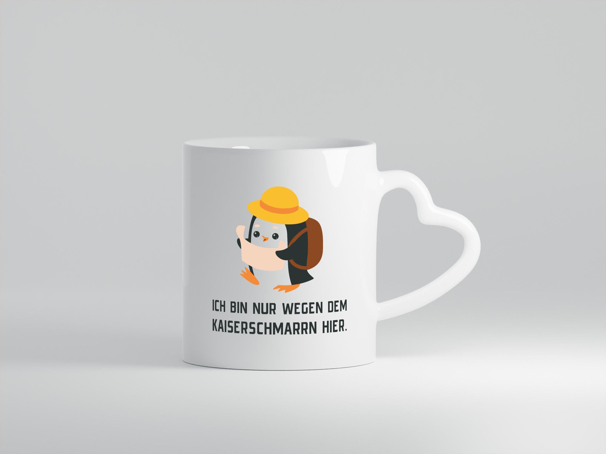 Ich bin nur wegen dem Kaiserschmarrn hier | Pinguin Geschenkidee Humor Tasse