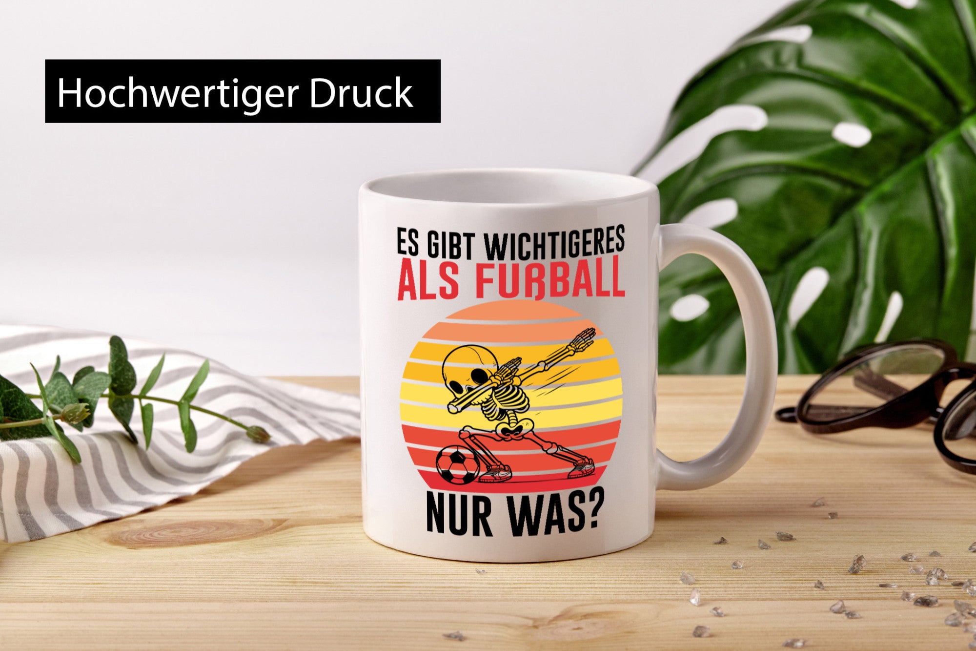 Es gibt Wichtigeres als Fußball | Fupballer lustiger Spruch Geschenk Humor
