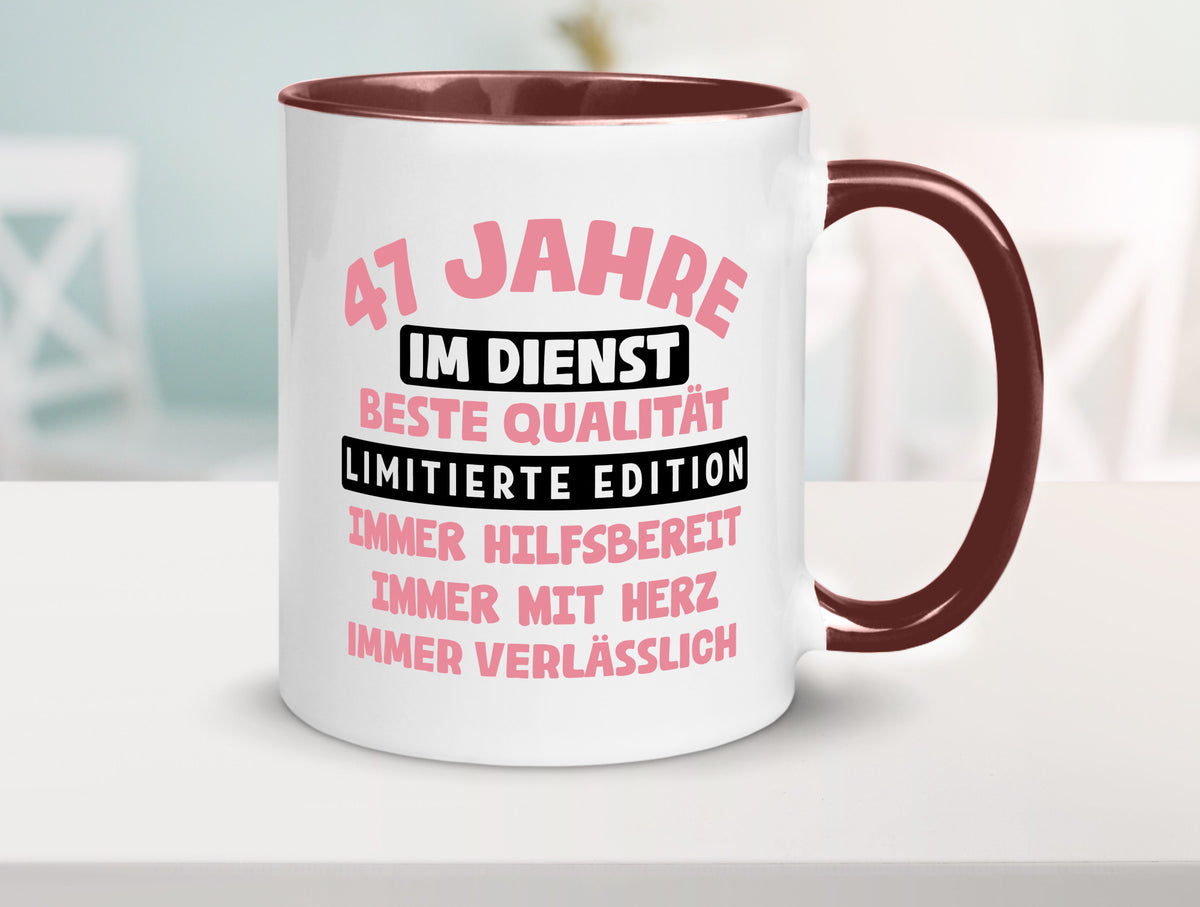 47 Jahre im Dienst | Jubiläum Arbeit v11 Geschenkidee Kollegen Büro Humor Tasse