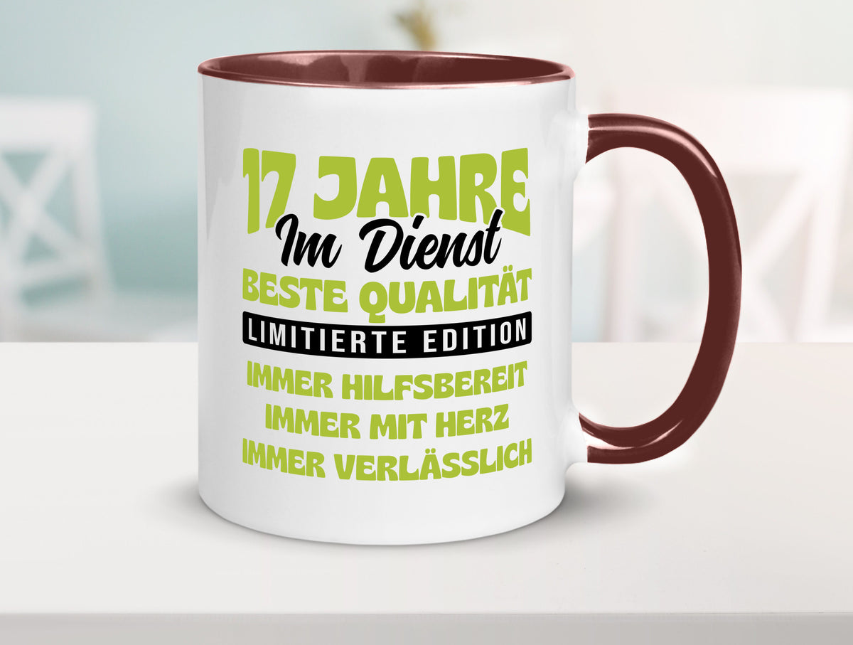 17 Jahre im Dienst | Jubiläum Arbeit v4 Geschenk Kollegen Büro lustiger Spruch Tasse