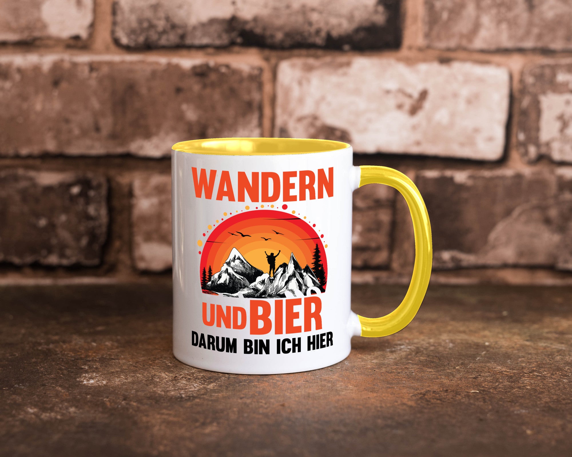 Wandern und Bier darum bin ich hier | lustiger Spruch Geschenk Humor