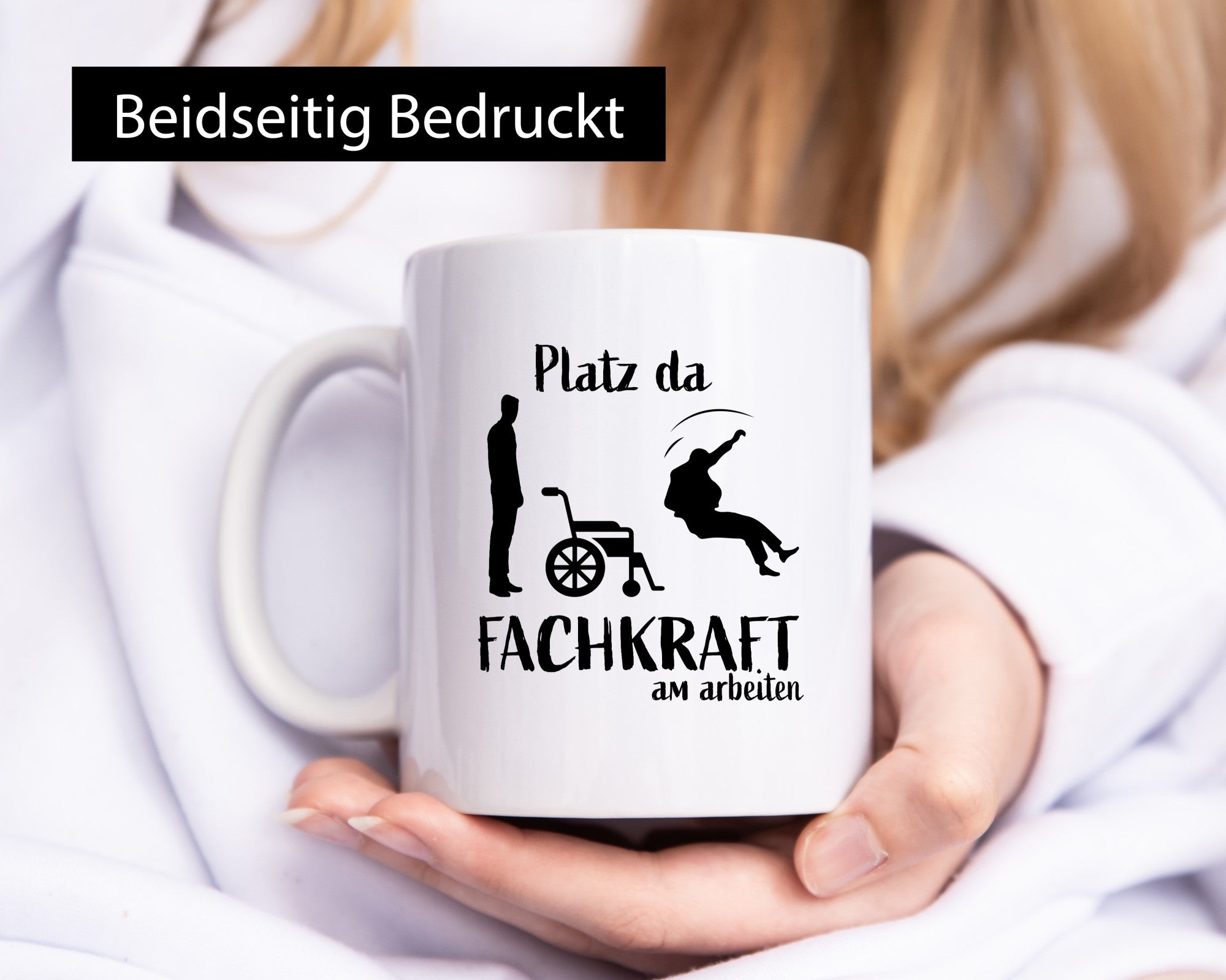 Platz da, Fachkraft | Rollstuhl Menschen lustig Humor Geschenkidee Geschenk