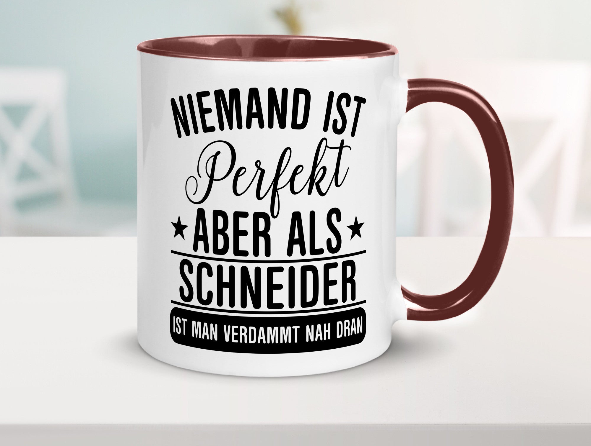 Verdammt nah dran: Schneider | Beruf Schneiderei Geschenkidee Arbeit Kollegen