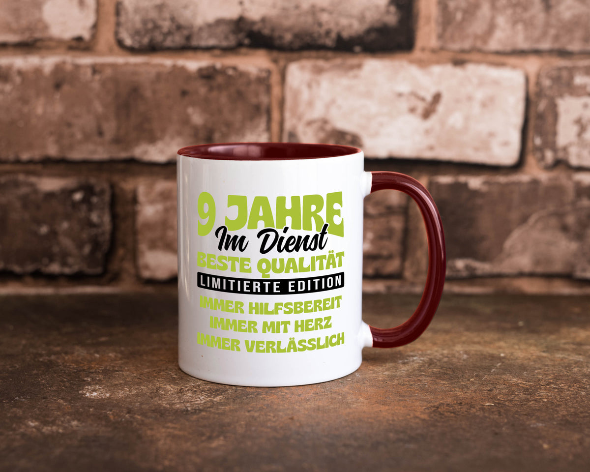 9 Jahre im Dienst | Jubiläum Arbeit v4 Geschenk Kollegen Büro lustiger Spruch Tasse