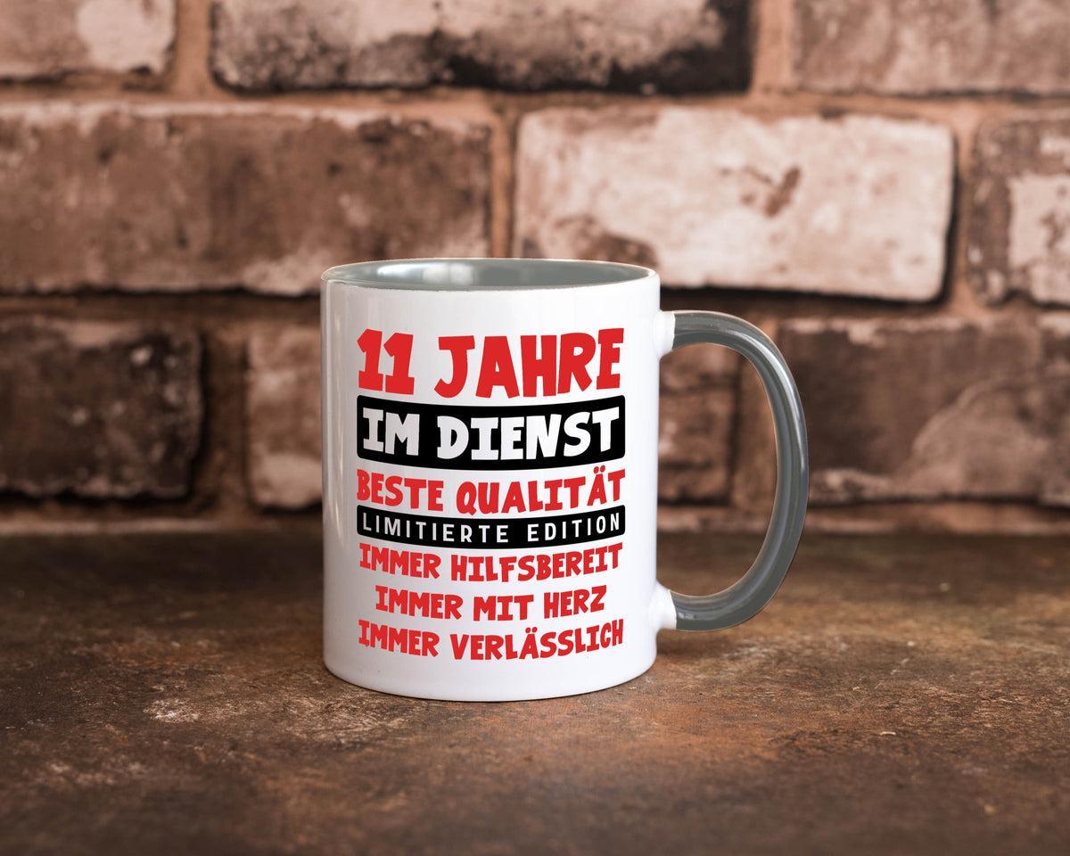11 Jahre im Dienst | Jubiläum Arbeit v9 Geschenkidee Kollegen Büro Humor Tasse