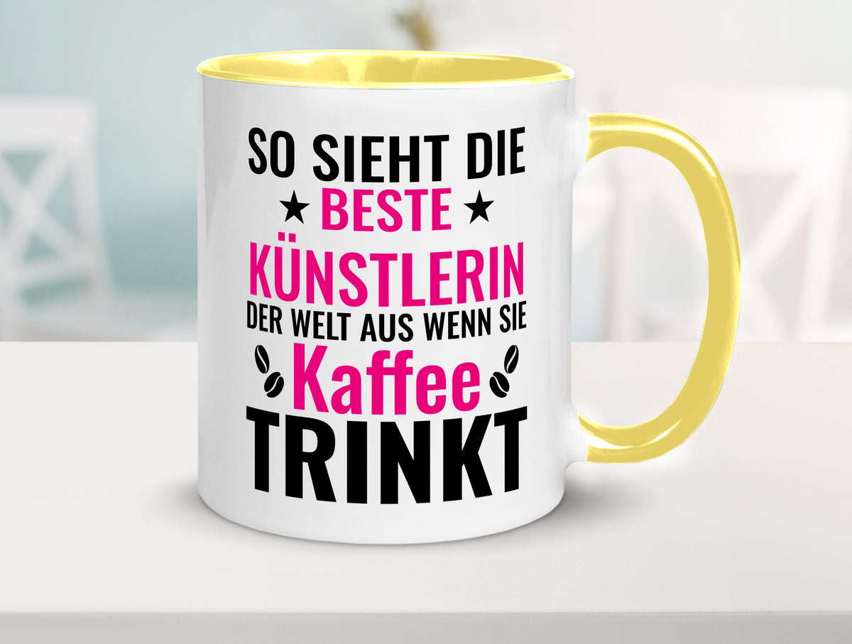 Kaffee trinkt: Künstlerin | Kunst Geschenk Humor Geschenkidee lustiger Spruch Tasse
