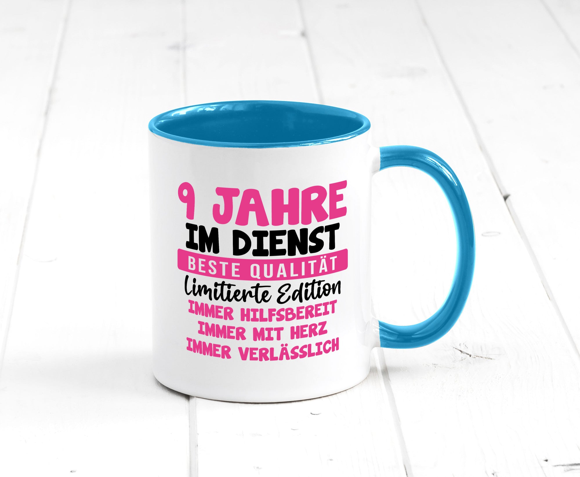 9 Jahre im Dienst | Jubiläum Arbeit v10 Geschenkidee Kollegen Büro Humor Tasse