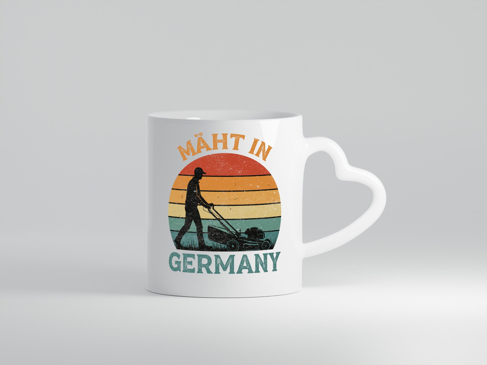 Mäht in Germany | Rasenmäher Landschaftsgärtner Humor Geschenkidee Tasse